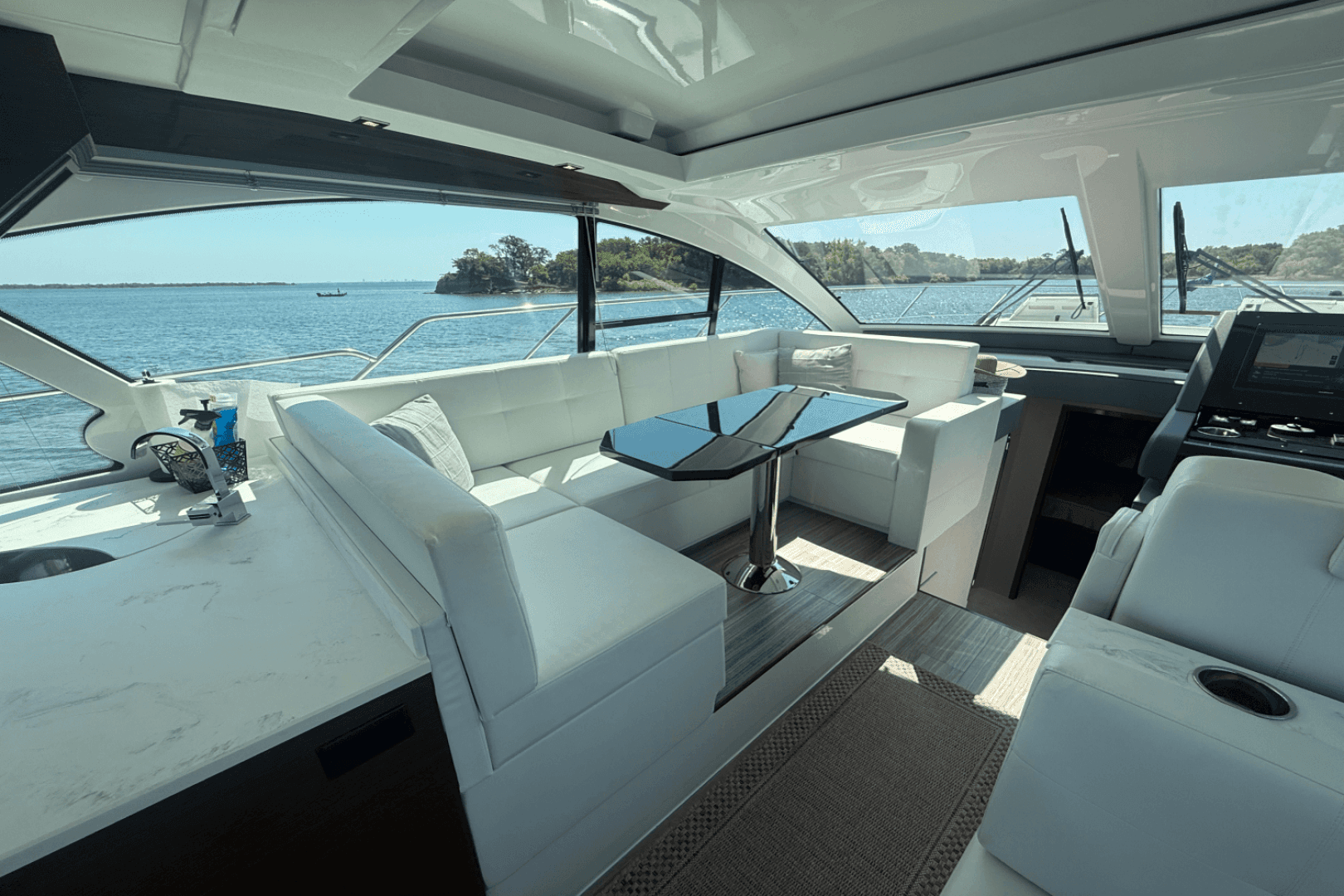 2020 Cruisers Yachts 50 CANTIUS