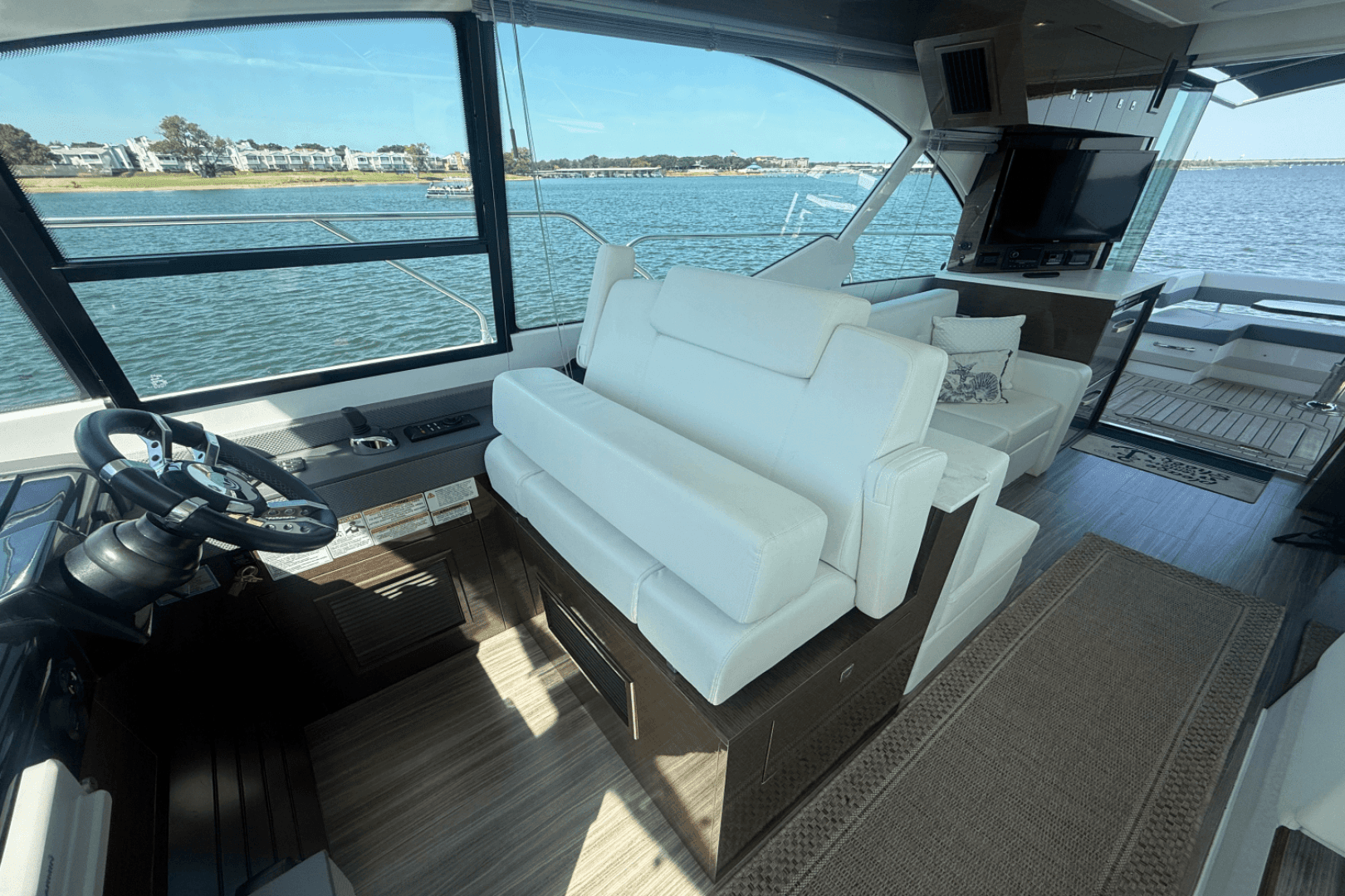 2020 Cruisers Yachts 50 CANTIUS