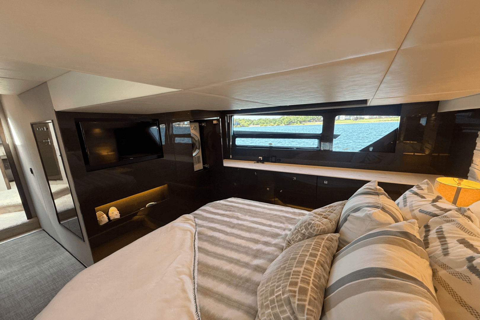 2020 Cruisers Yachts 50 CANTIUS