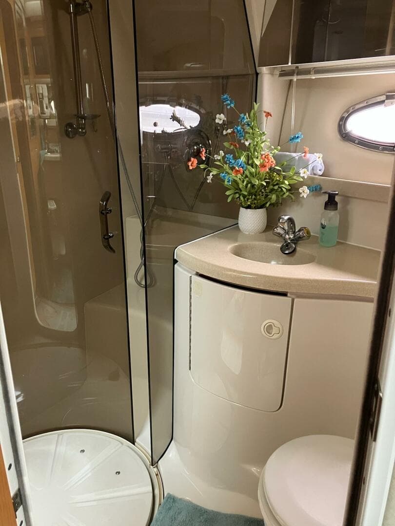 2001 Regal 3780 Commodore