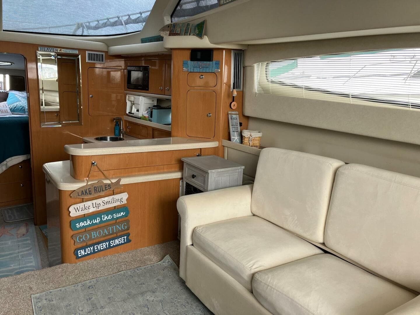 2001 Regal 3780 Commodore