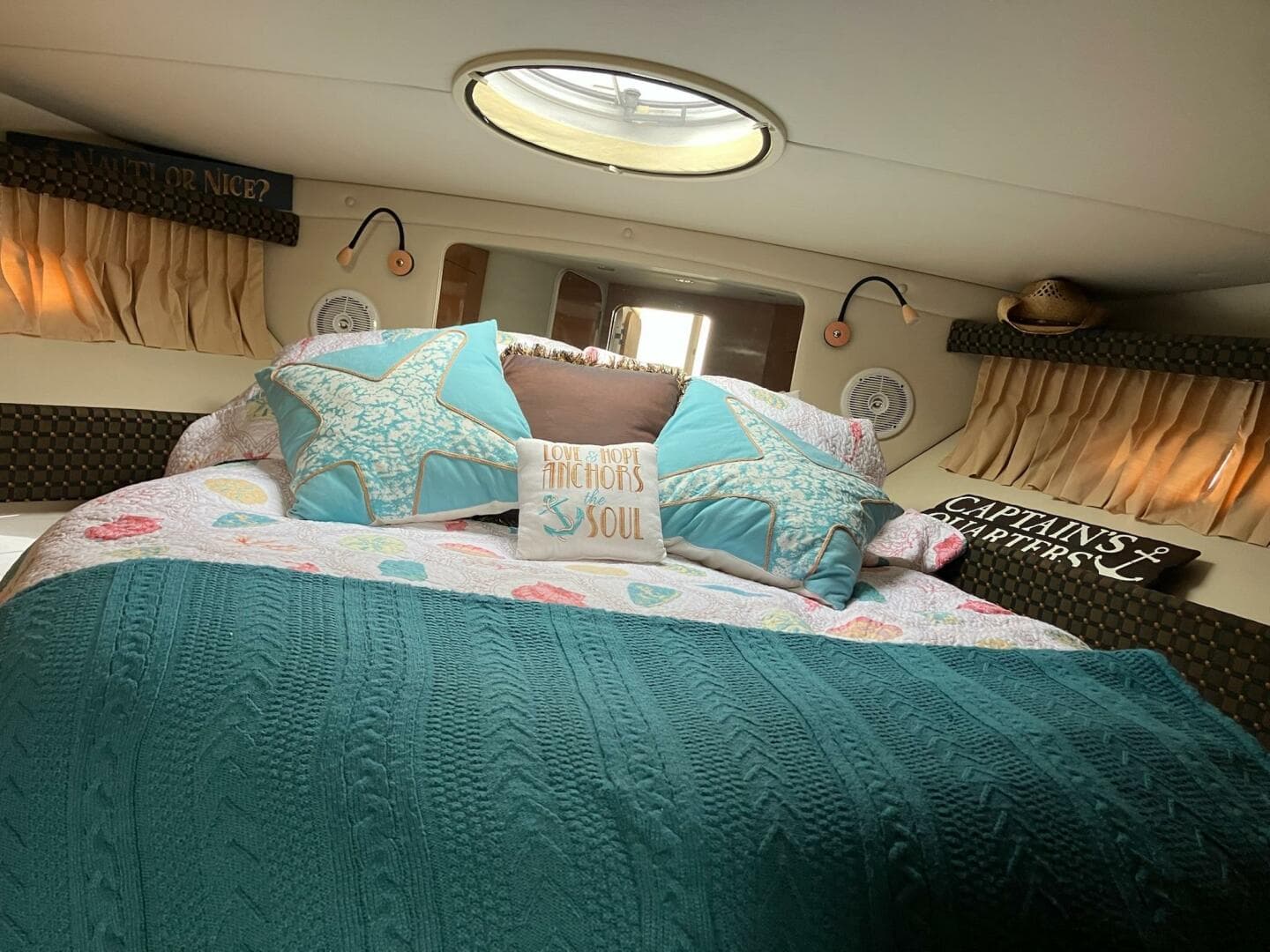 2001 Regal 3780 Commodore