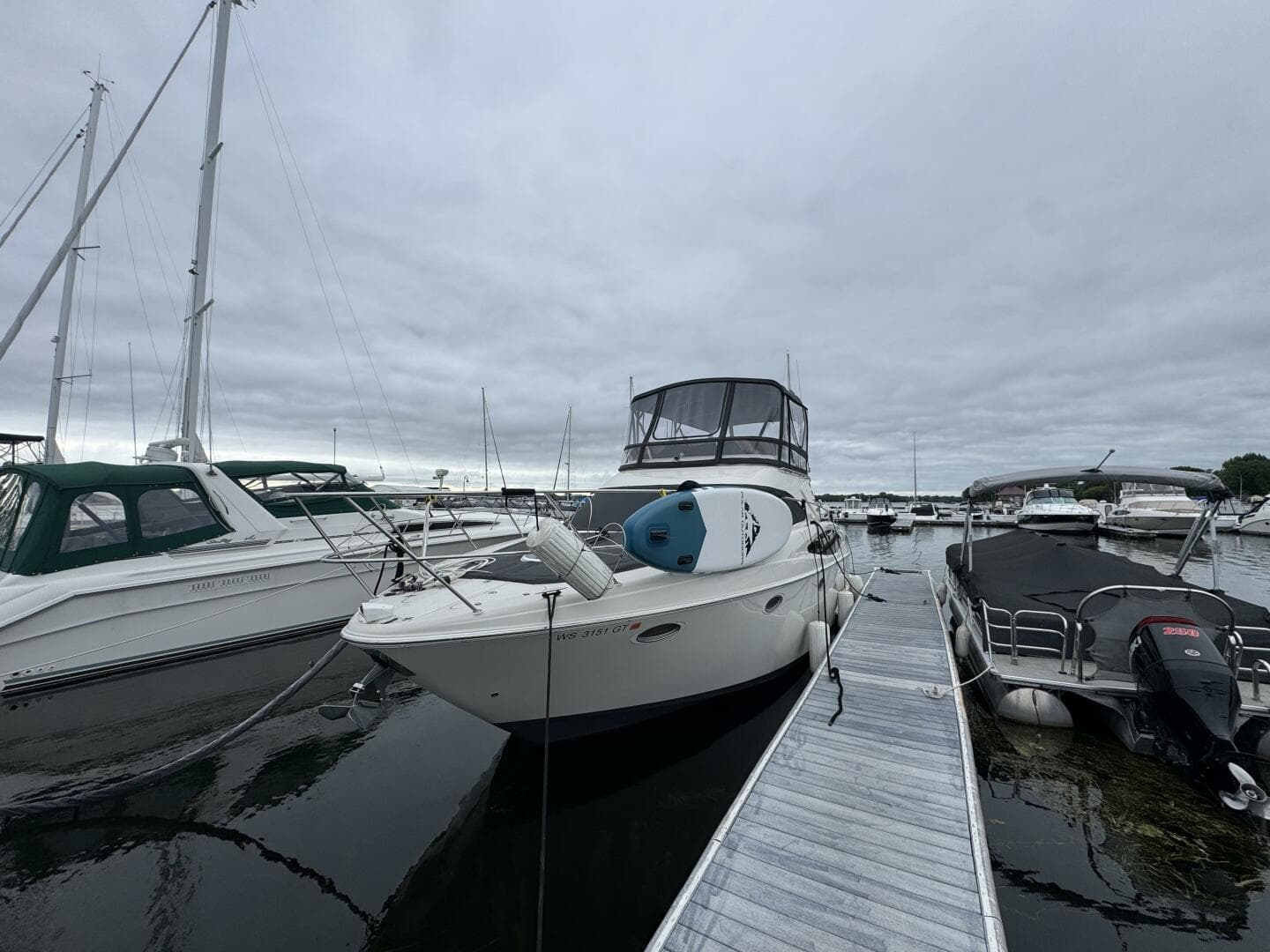 2001 Regal 3780 Commodore