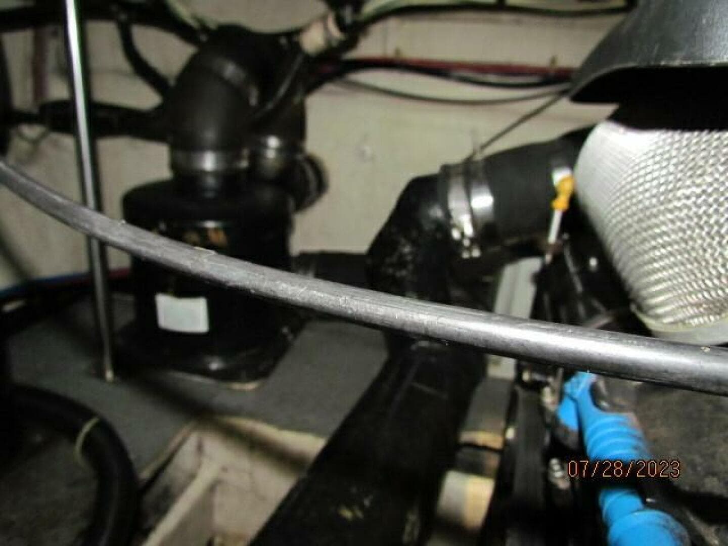 2001 Regal 3780 Commodore