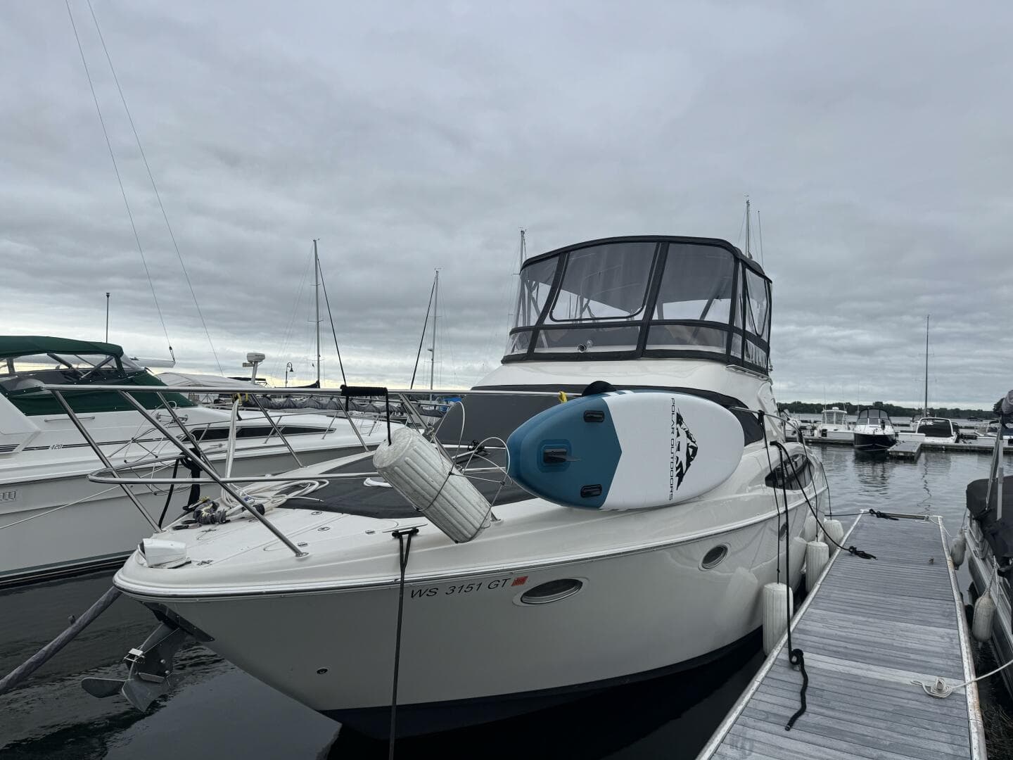 2001 Regal 3780 Commodore