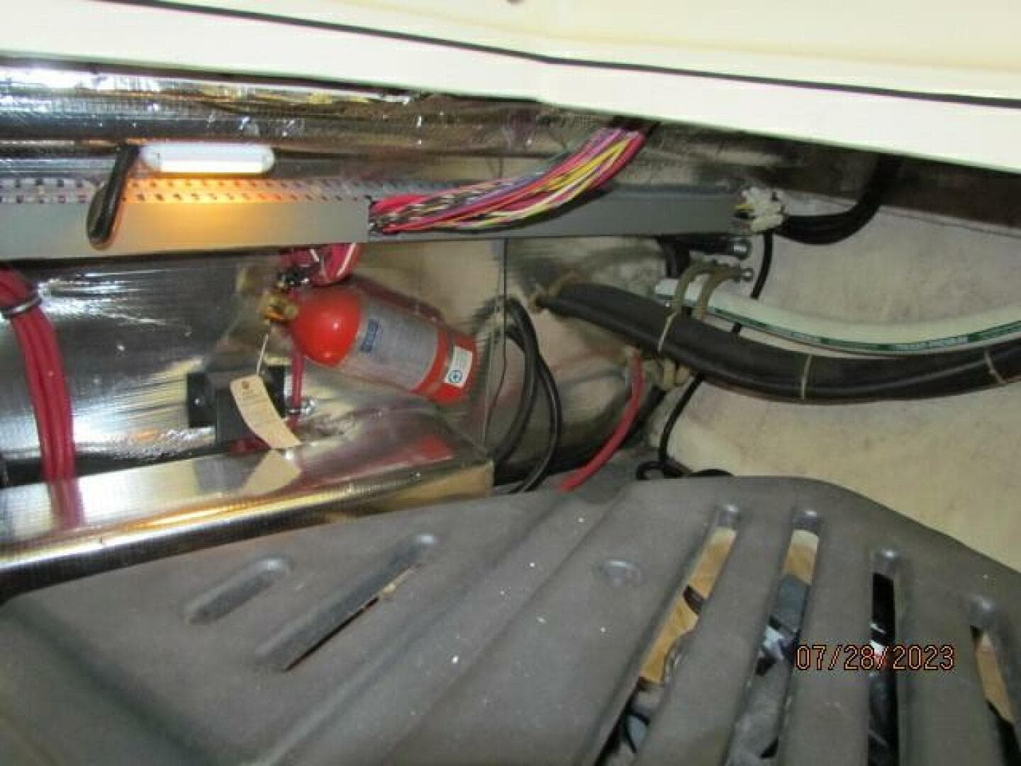 2001 Regal 3780 Commodore