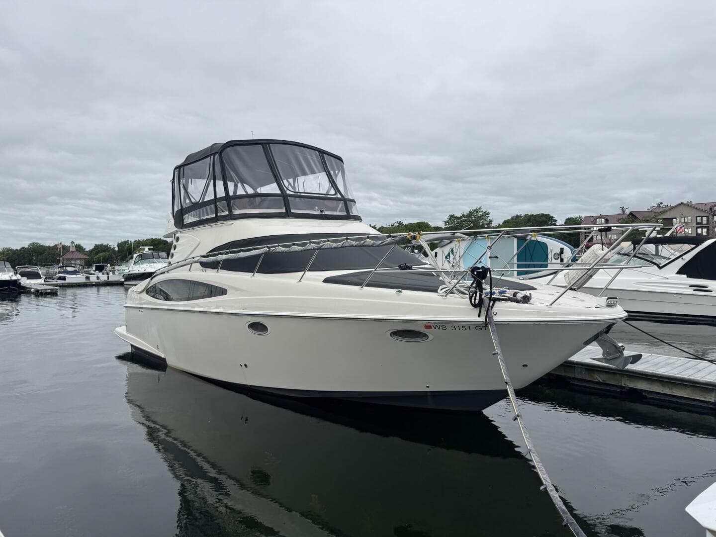 2001 Regal 3780 Commodore