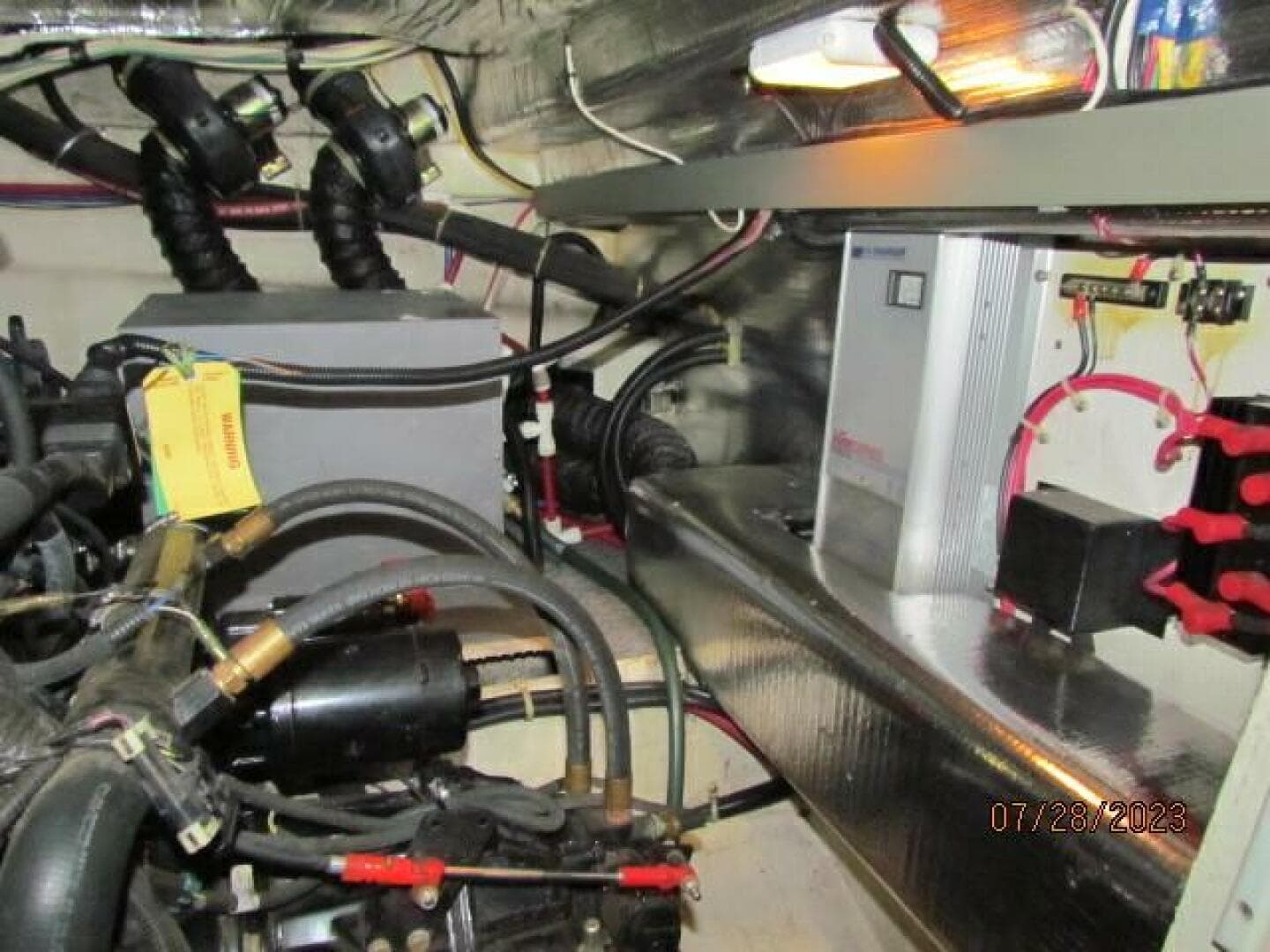 2001 Regal 3780 Commodore