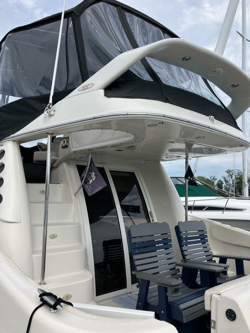 2001 Regal 3780 Commodore