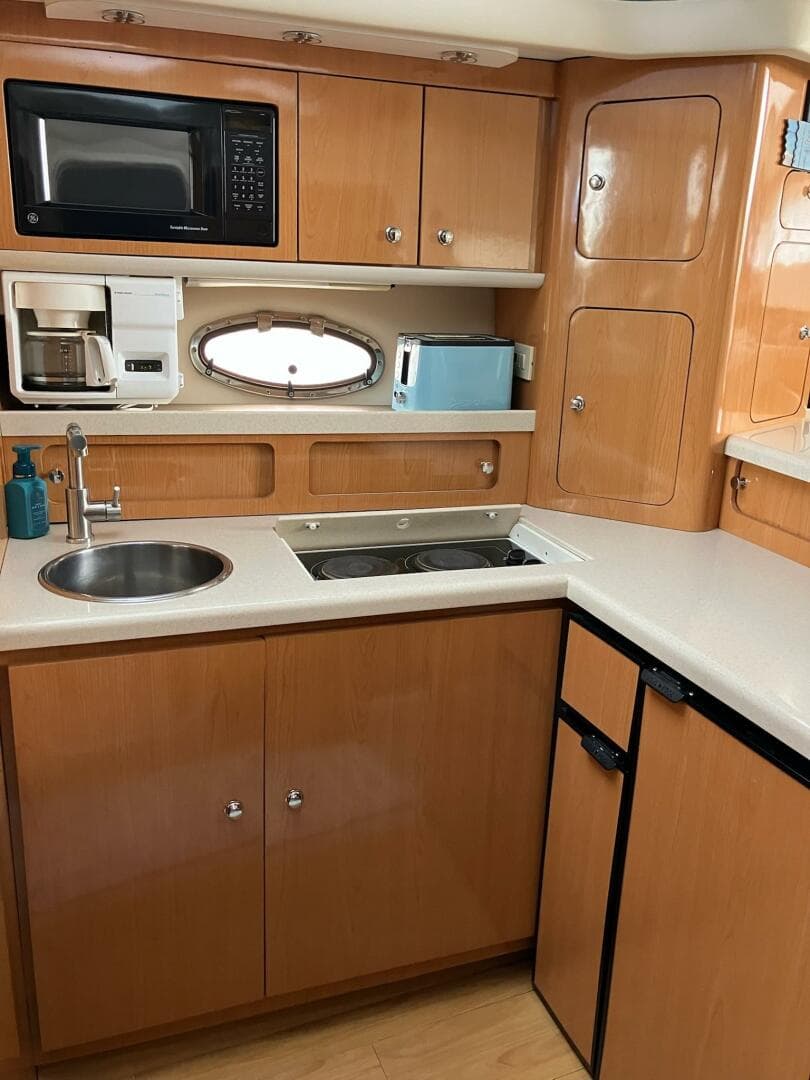 2001 Regal 3780 Commodore