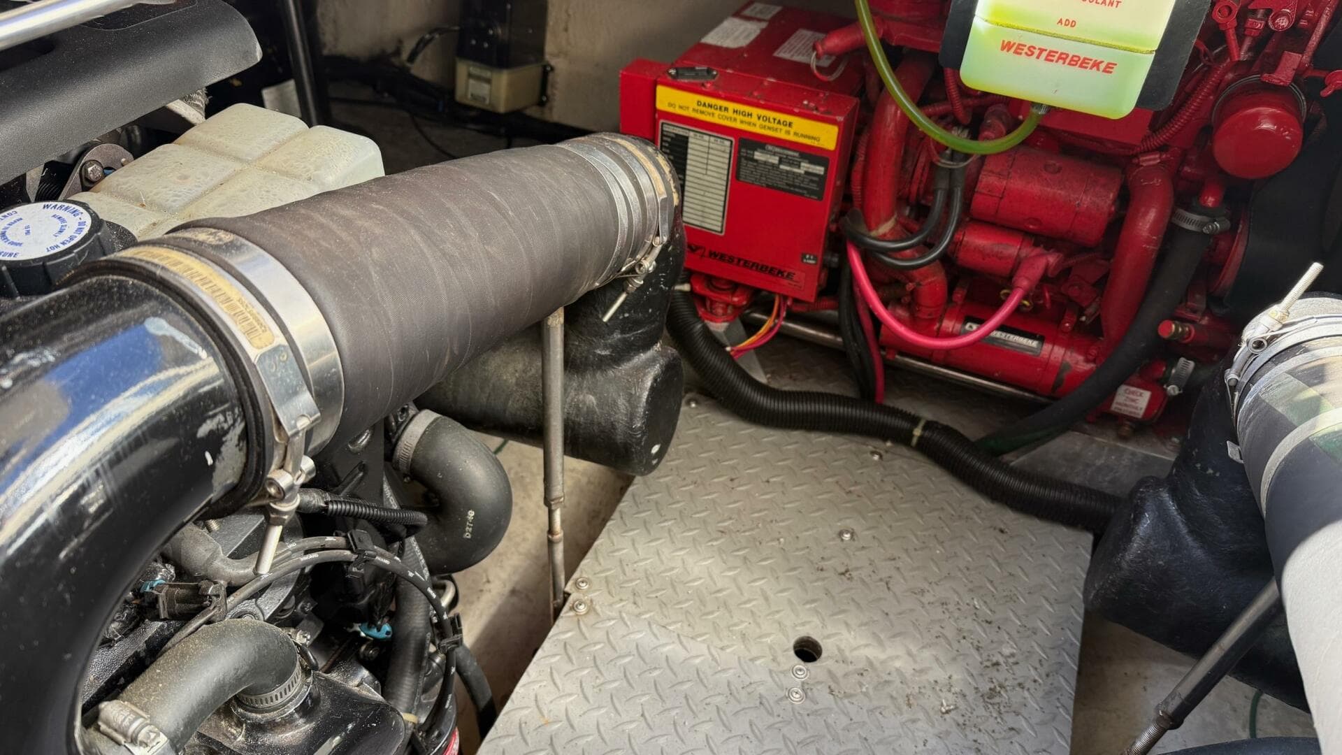 2001 Regal 3780 Commodore