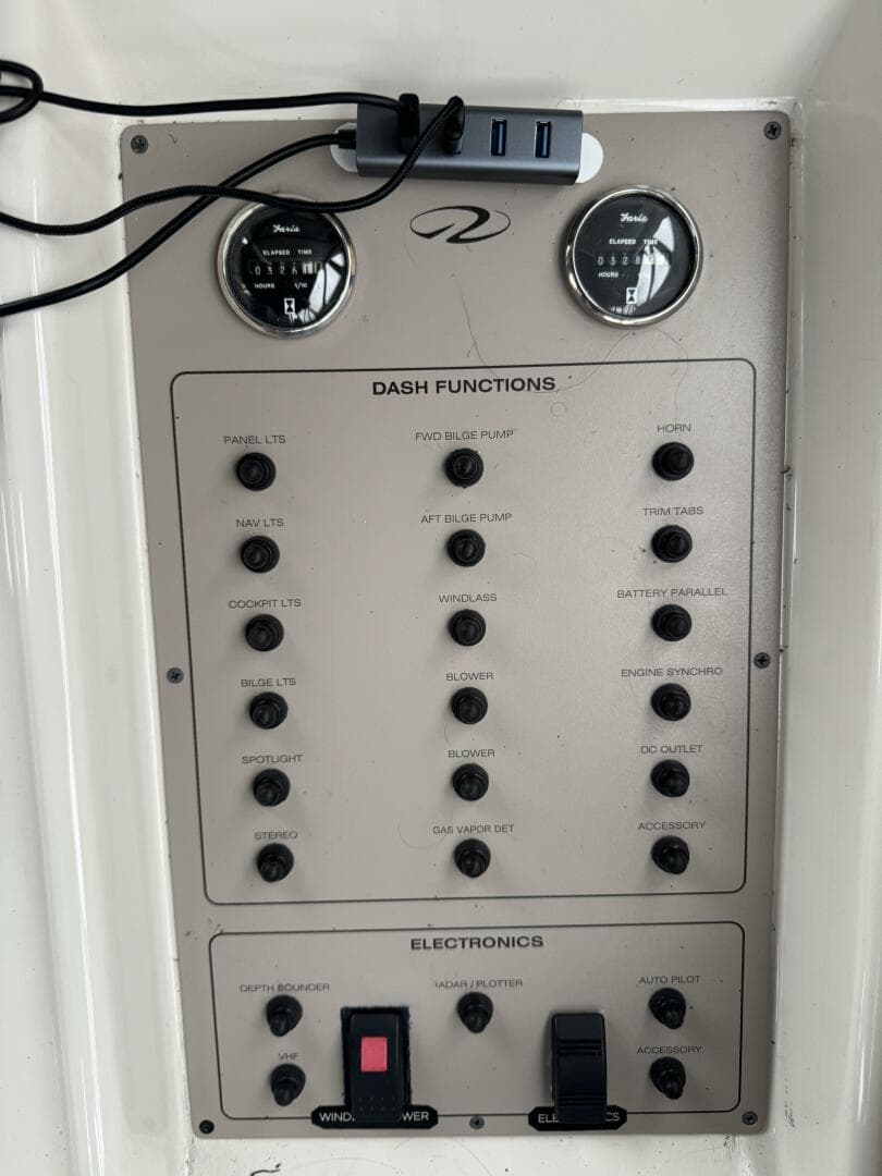 2001 Regal 3780 Commodore