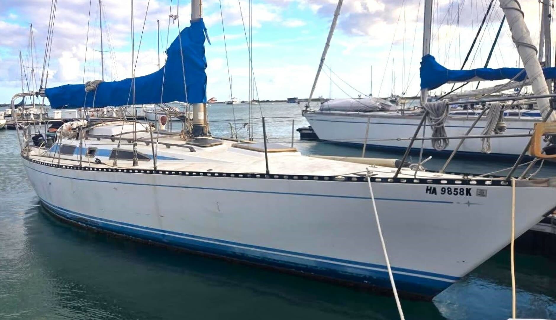 1986 Ta Chiao CT-38 AFT CABIN