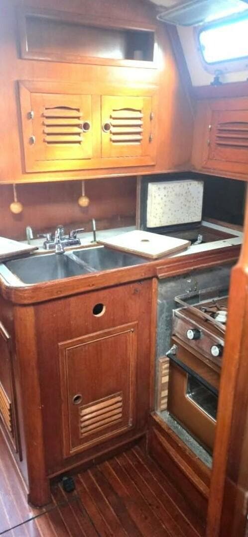 1986 Ta Chiao CT-38 AFT CABIN