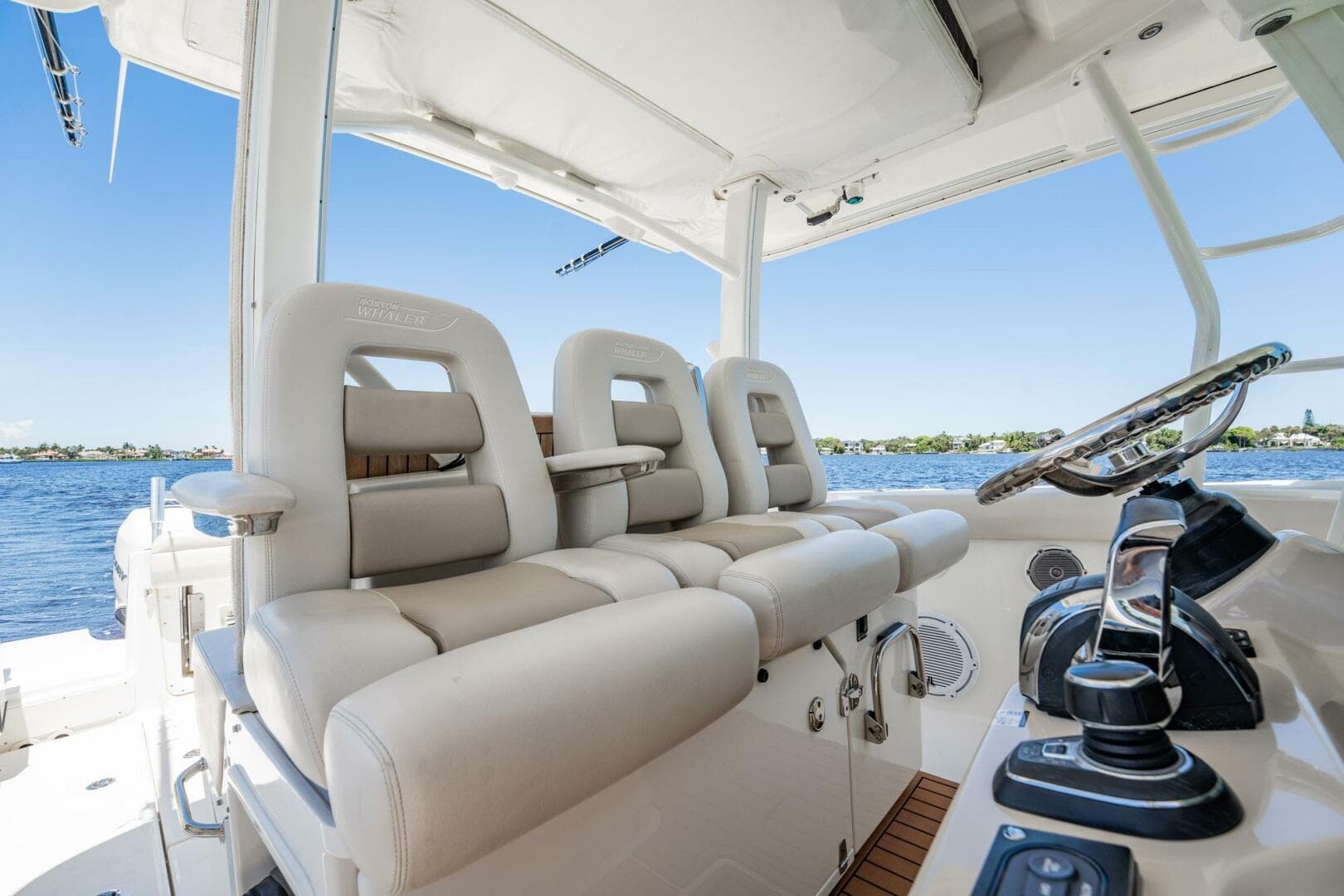 2018 Boston Whaler 380 Outrage