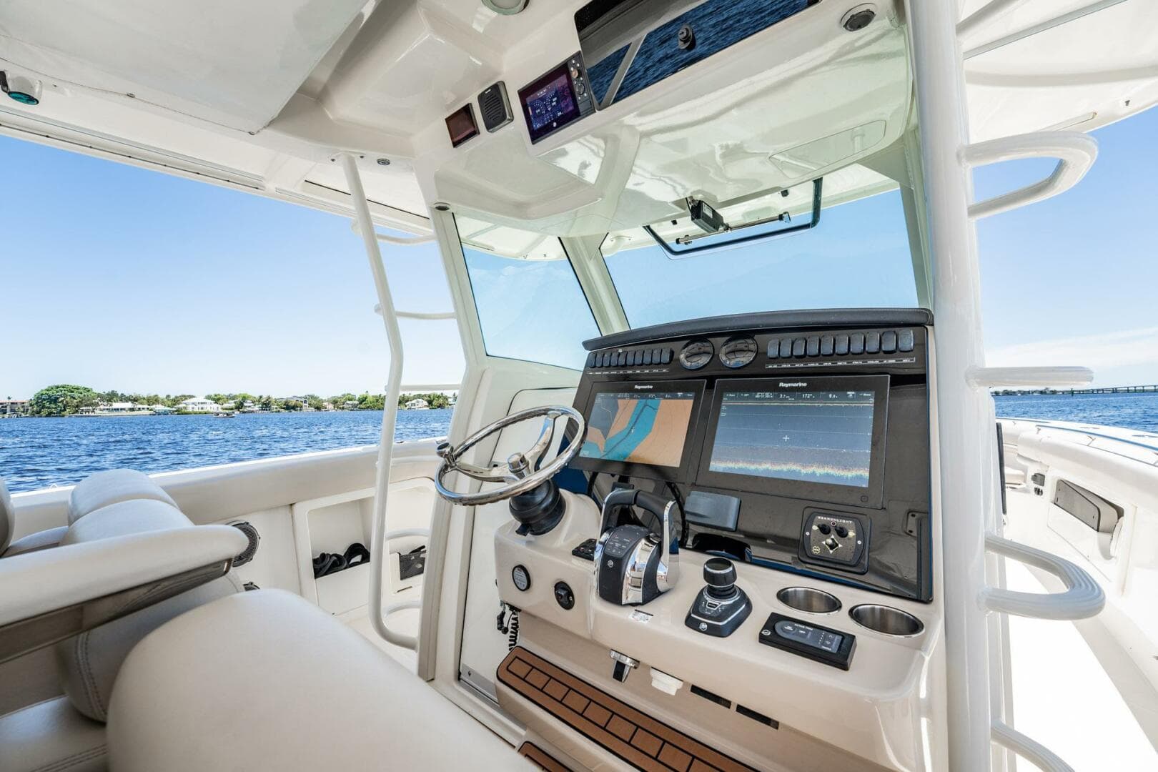2018 Boston Whaler 380 Outrage