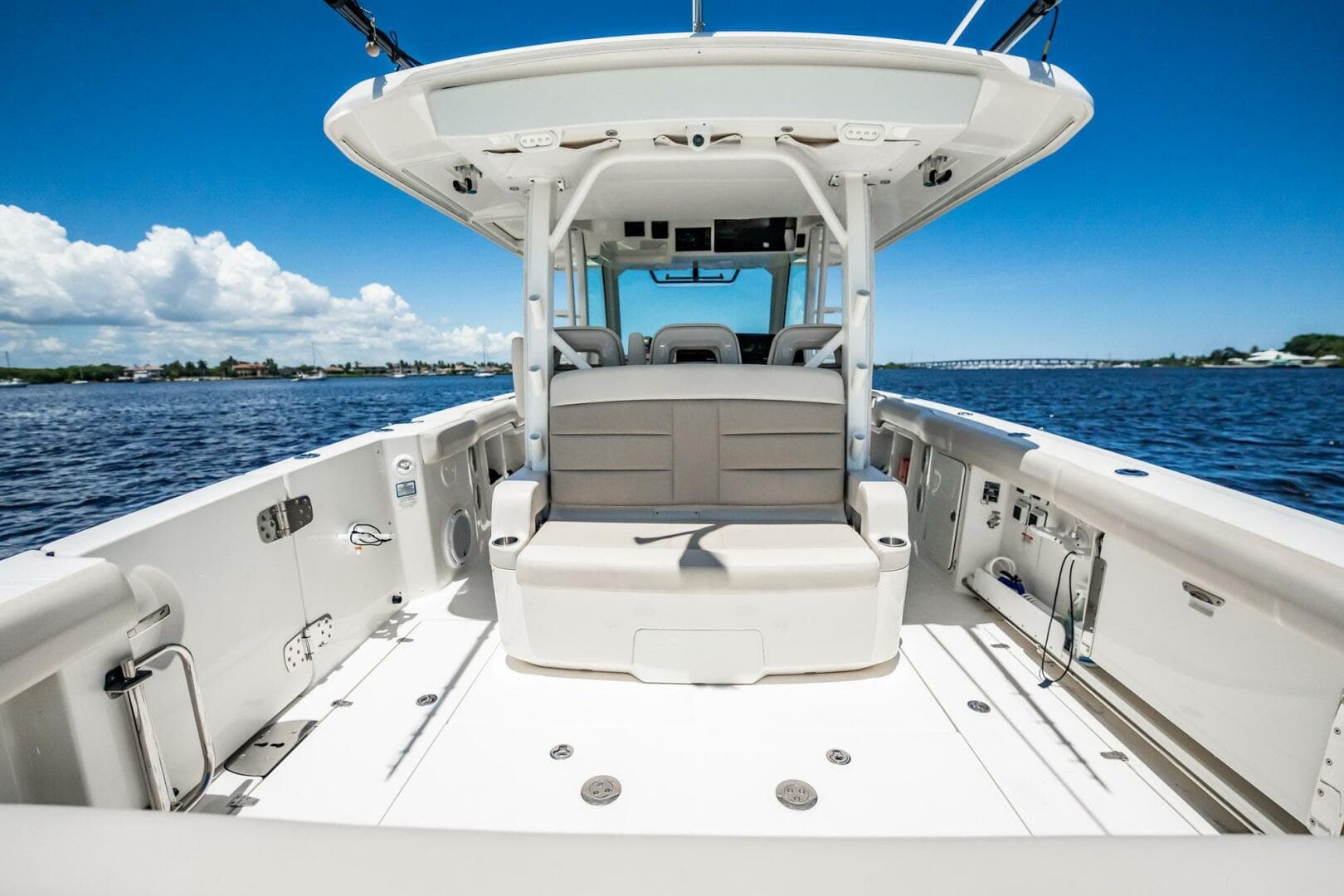 2018 Boston Whaler 380 Outrage