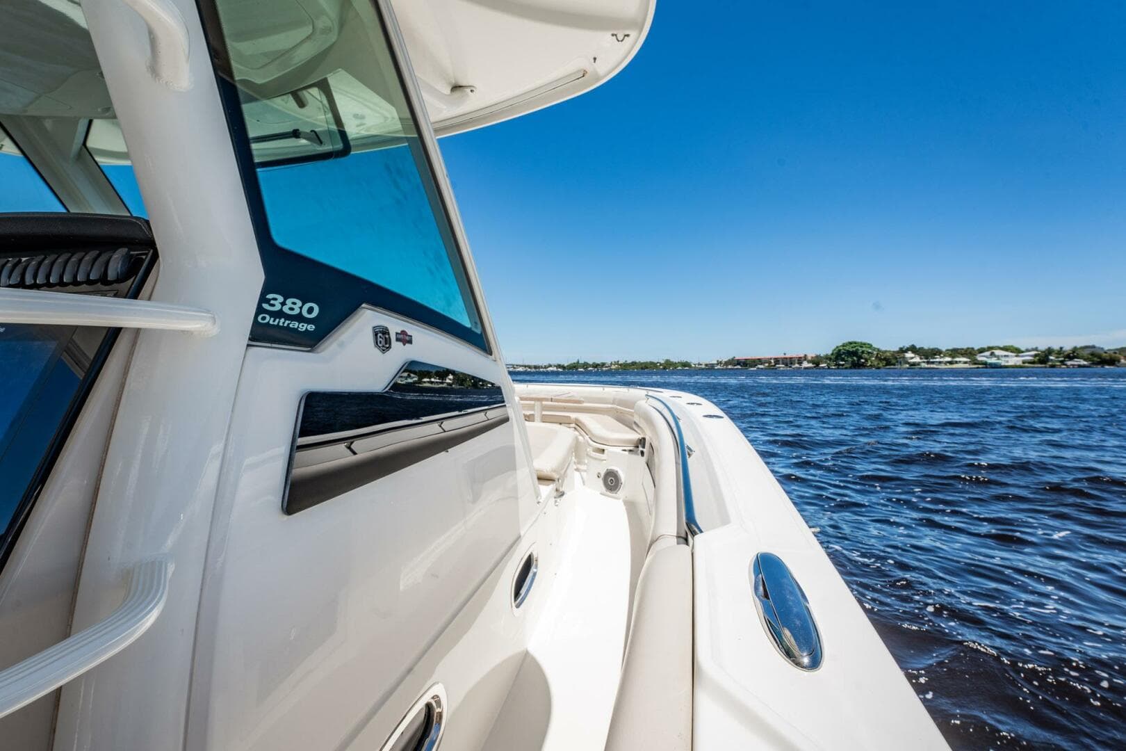 2018 Boston Whaler 380 Outrage