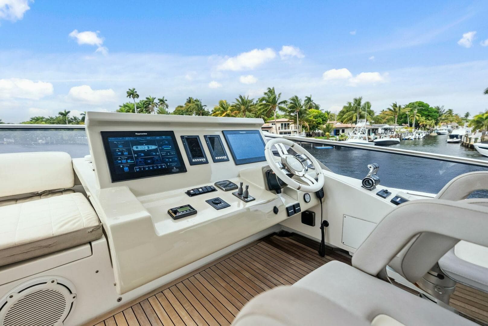 2017 Azimut 72 Flybridge