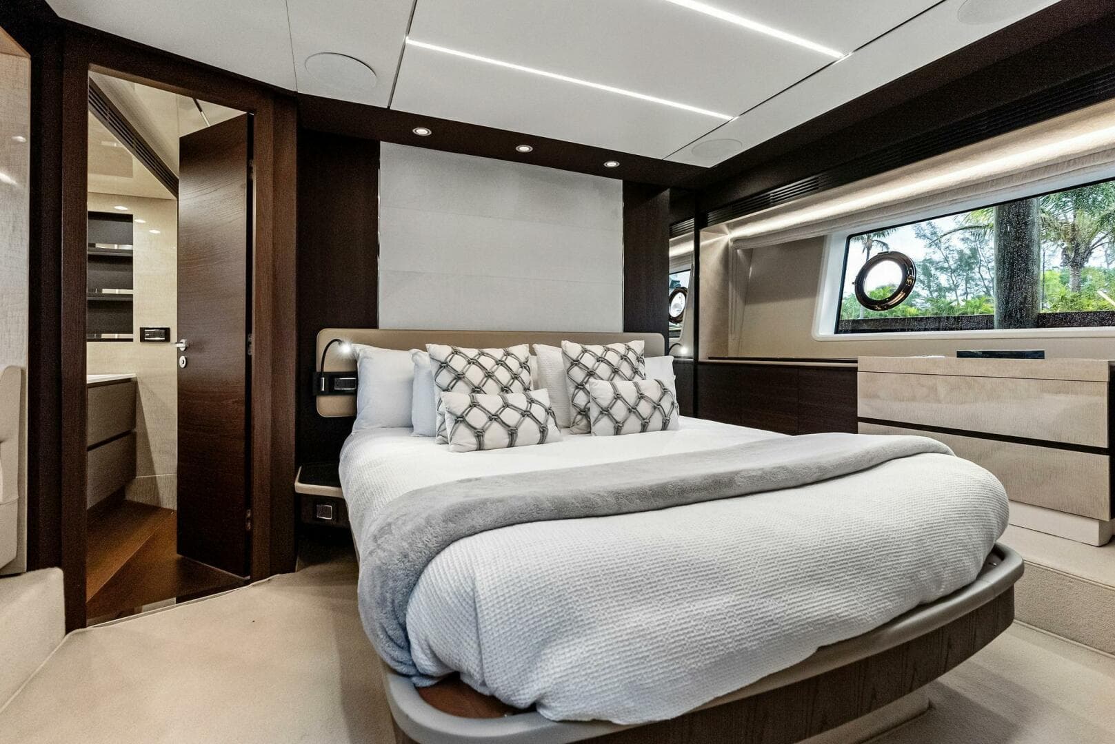 2017 Azimut 72 Flybridge