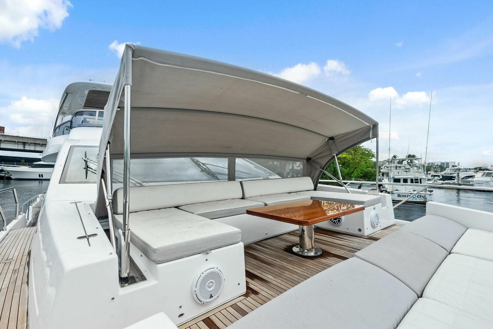 2017 Azimut 72 Flybridge