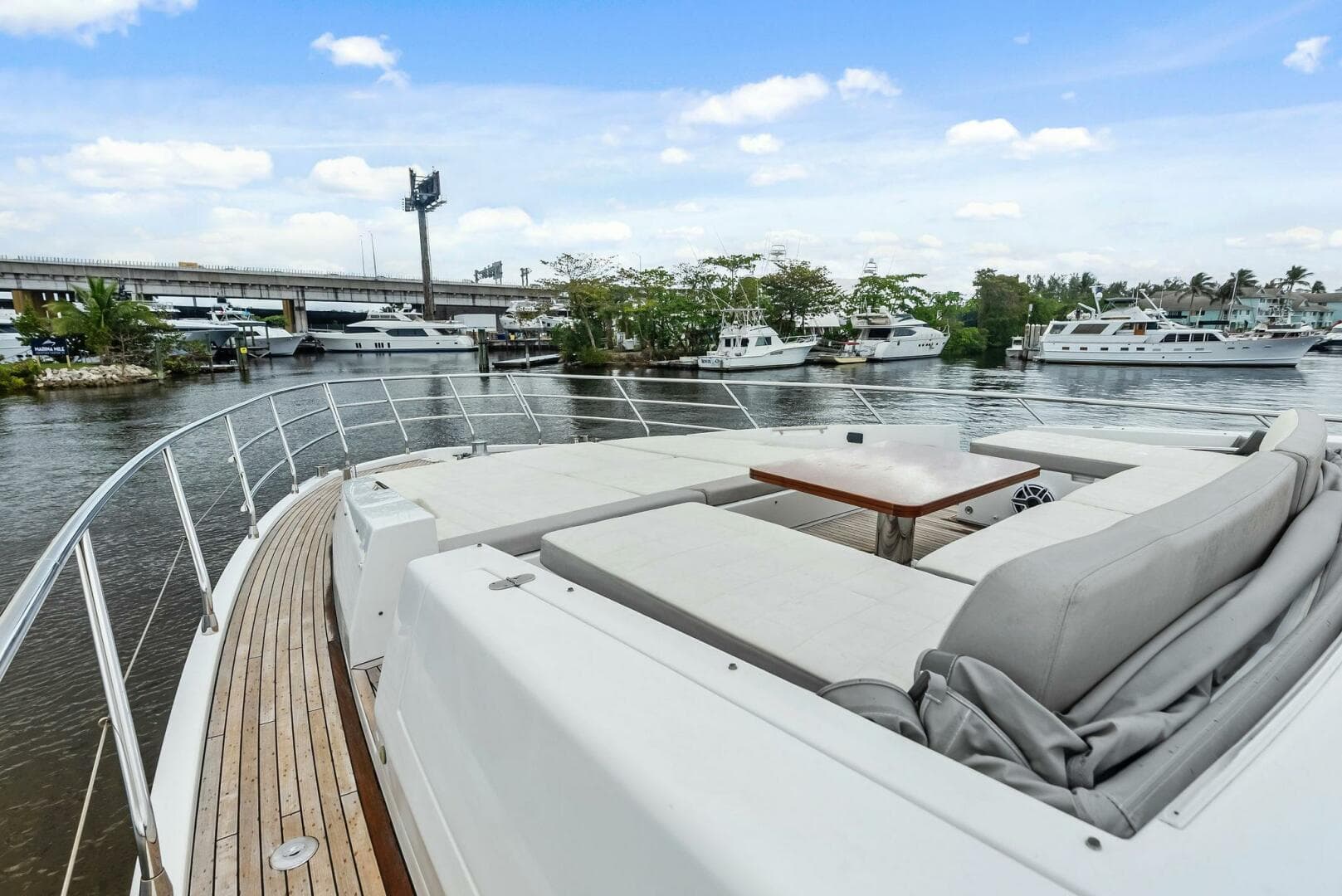 2017 Azimut 72 Flybridge