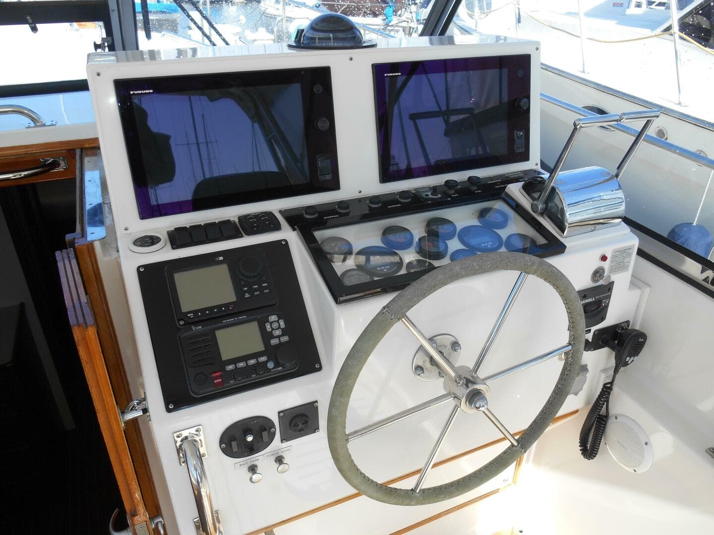 1999 Grand Banks 38 Eastbay EX