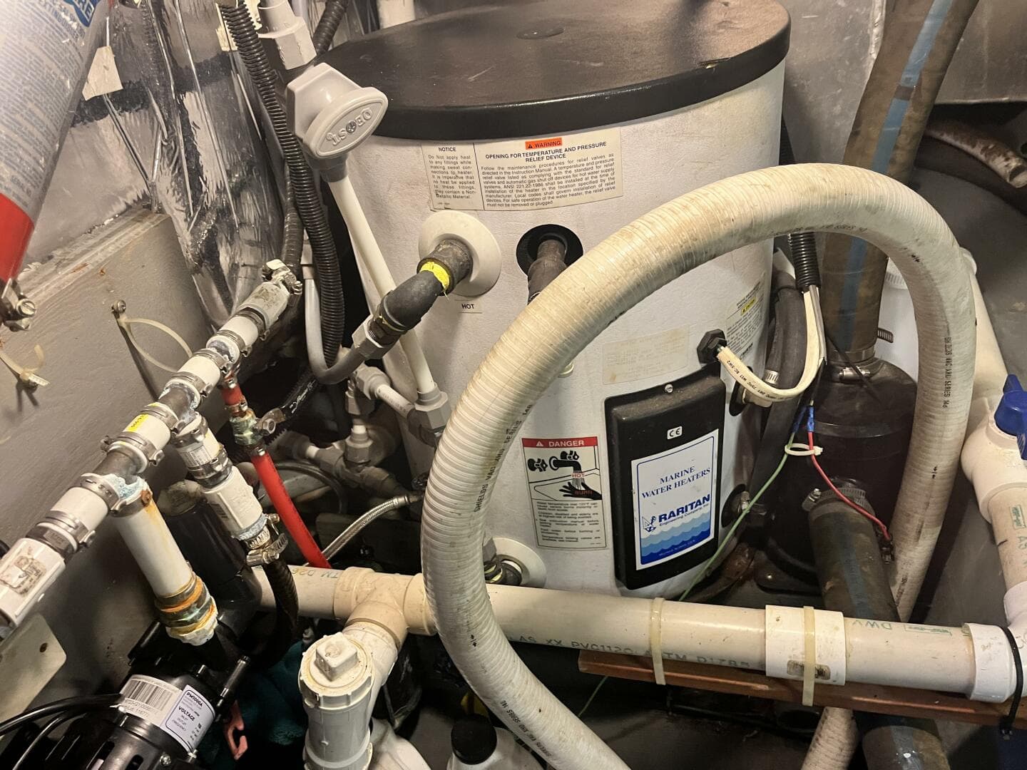 Carver 440 Aft Cabin