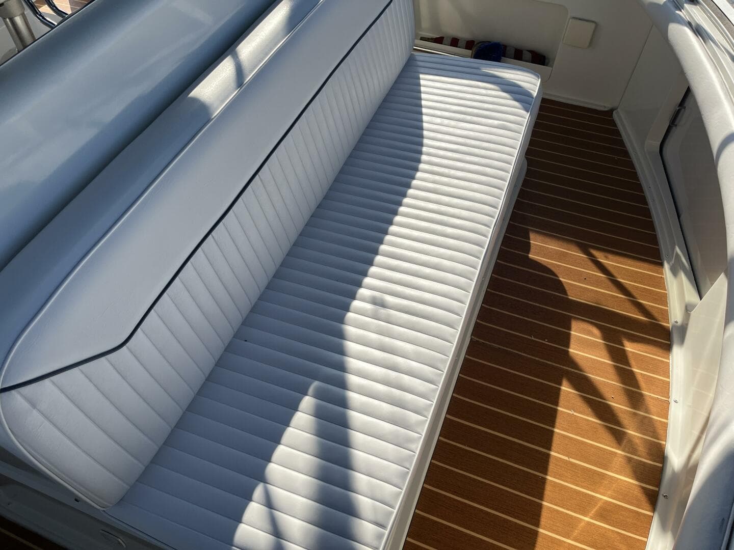 Carver 440 Aft Cabin