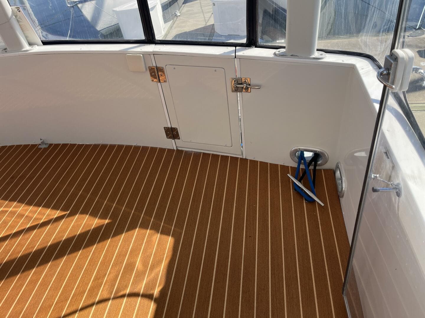 Carver 440 Aft Cabin