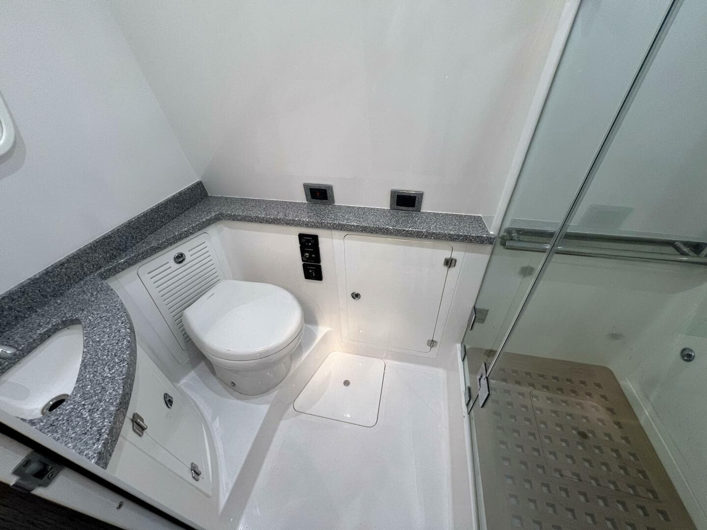 HCB 53 Title Wave - Head