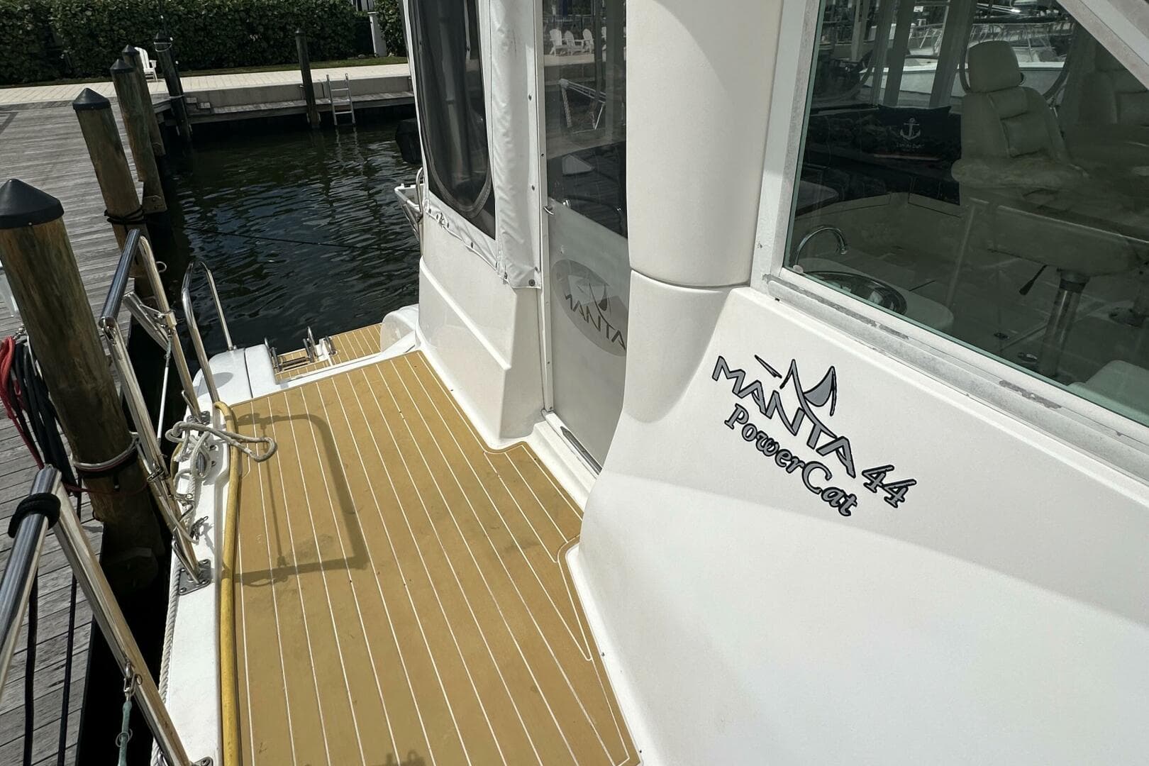 2007 Manta 44 Power Cat 'Lah De Dah' - Side Deck