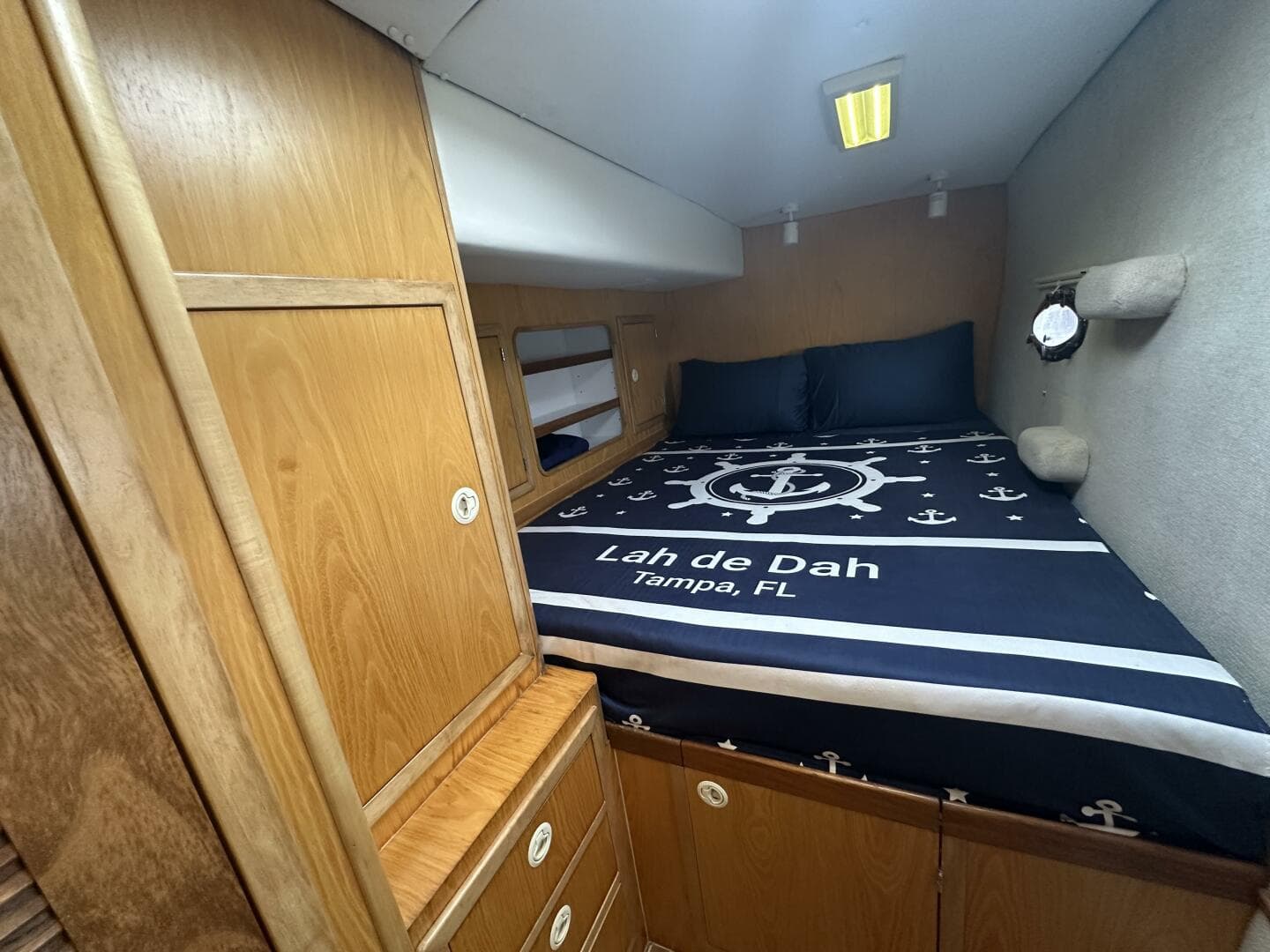 2007 Manta 44 Power Cat 'Lah De Dah' - Cabin