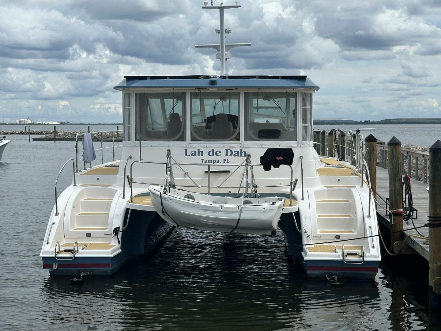 2007 Manta 44 Power Cat 'Lah De Dah' - Stern