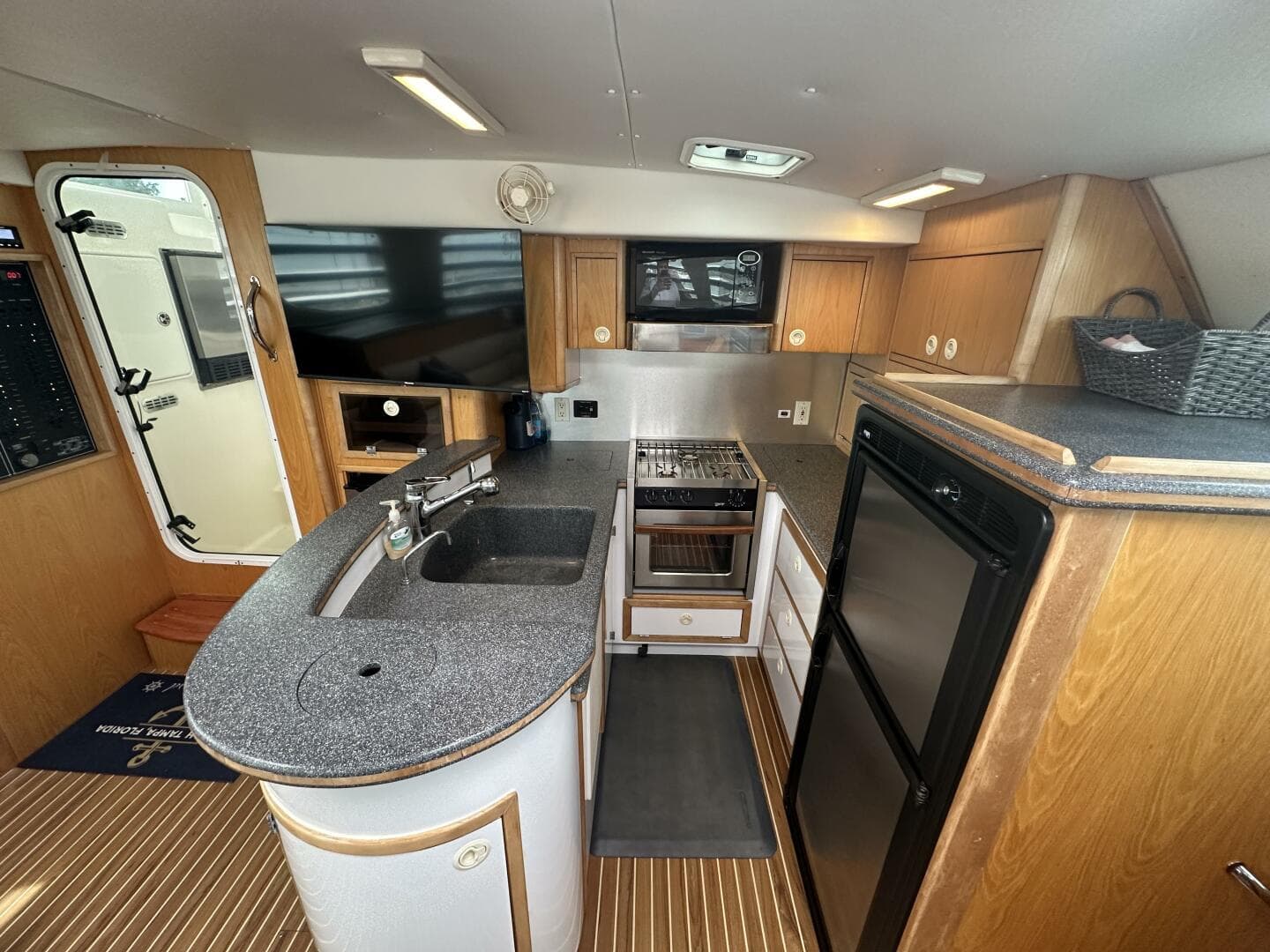 2007 Manta 44 Power Cat 'Lah De Dah' - Galley