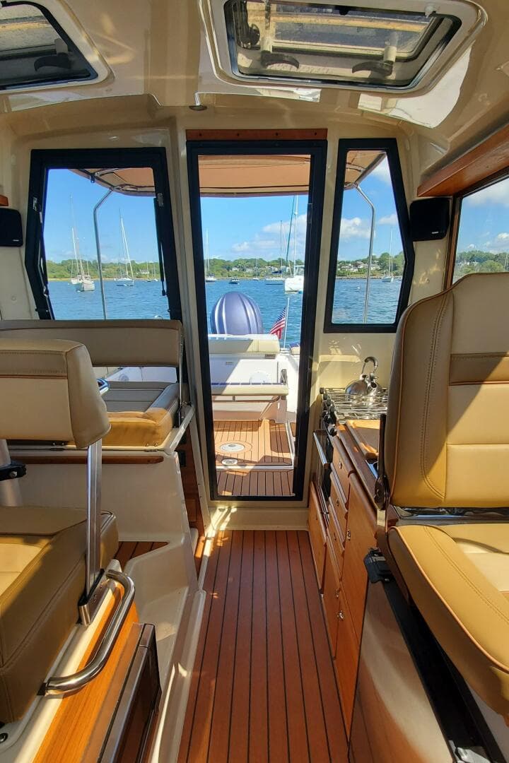 2024 Ranger Tugs R-27 LE