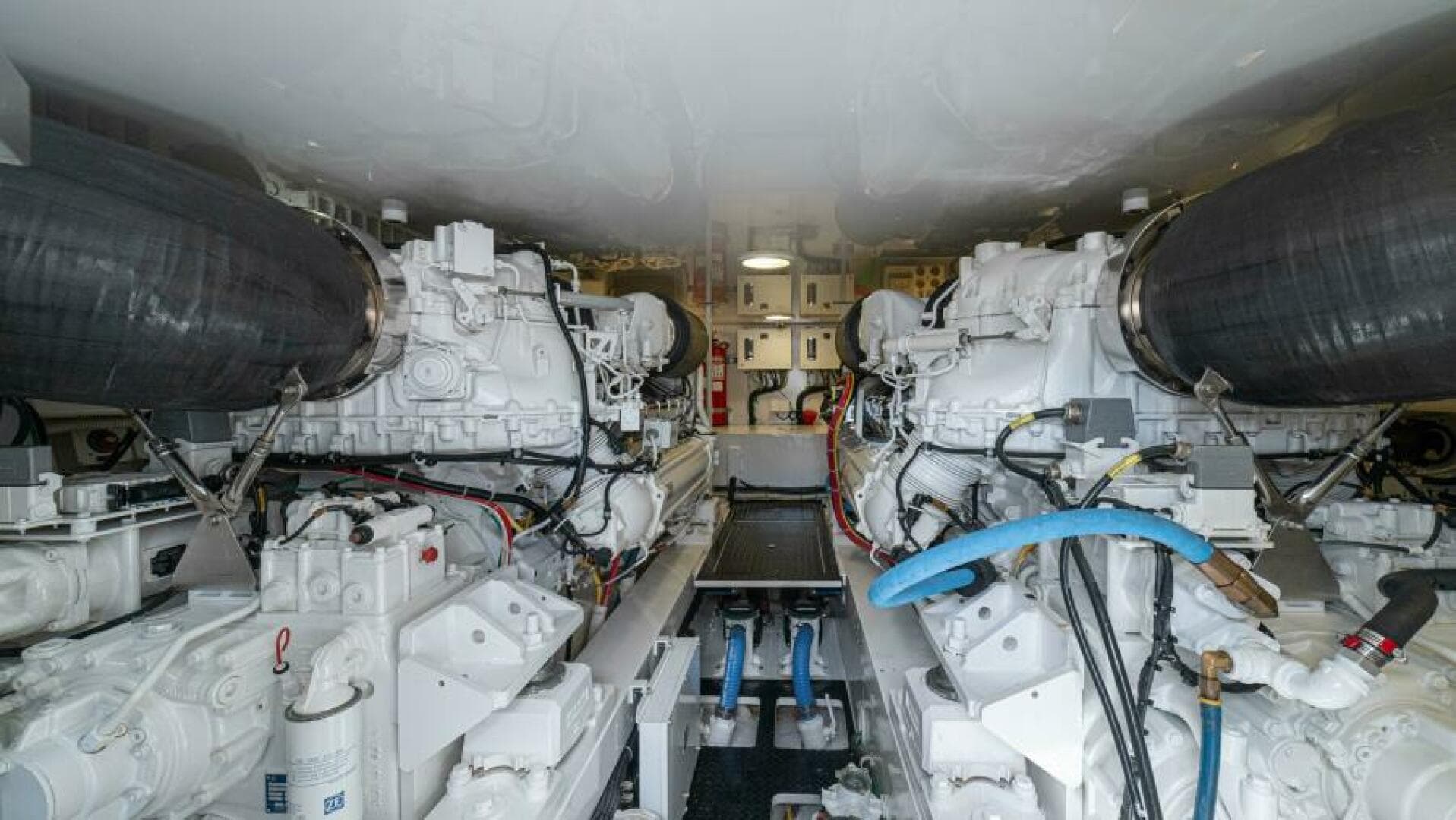 2017 62 Viking Convertible - Offensive