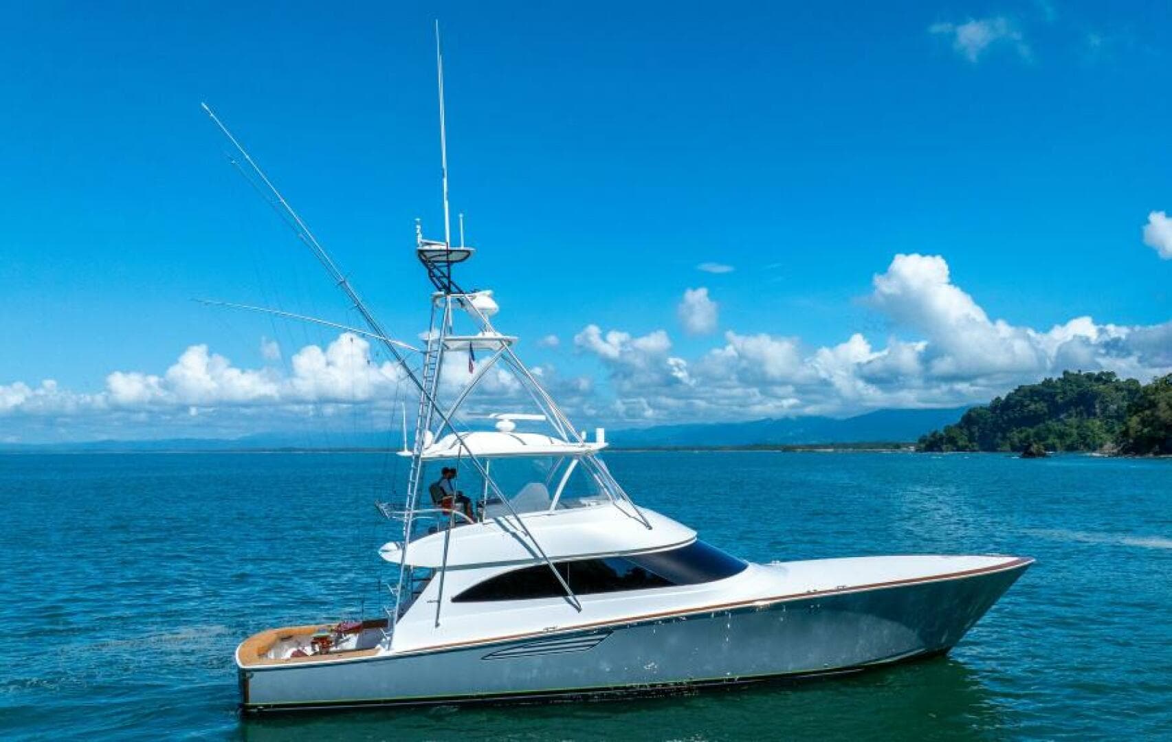 2017 62 Viking Convertible - Offensive