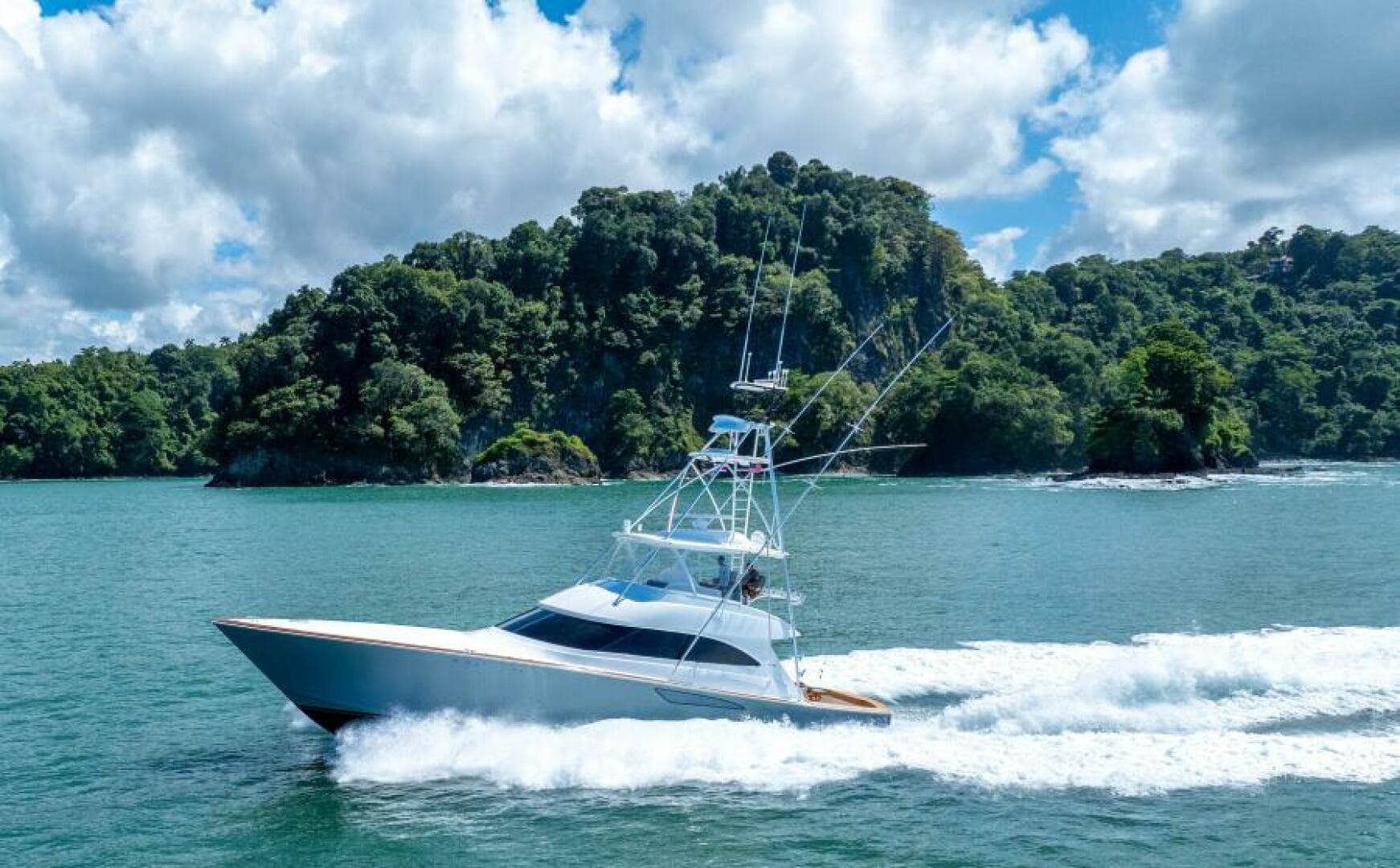 2017 62 Viking Convertible - Offensive