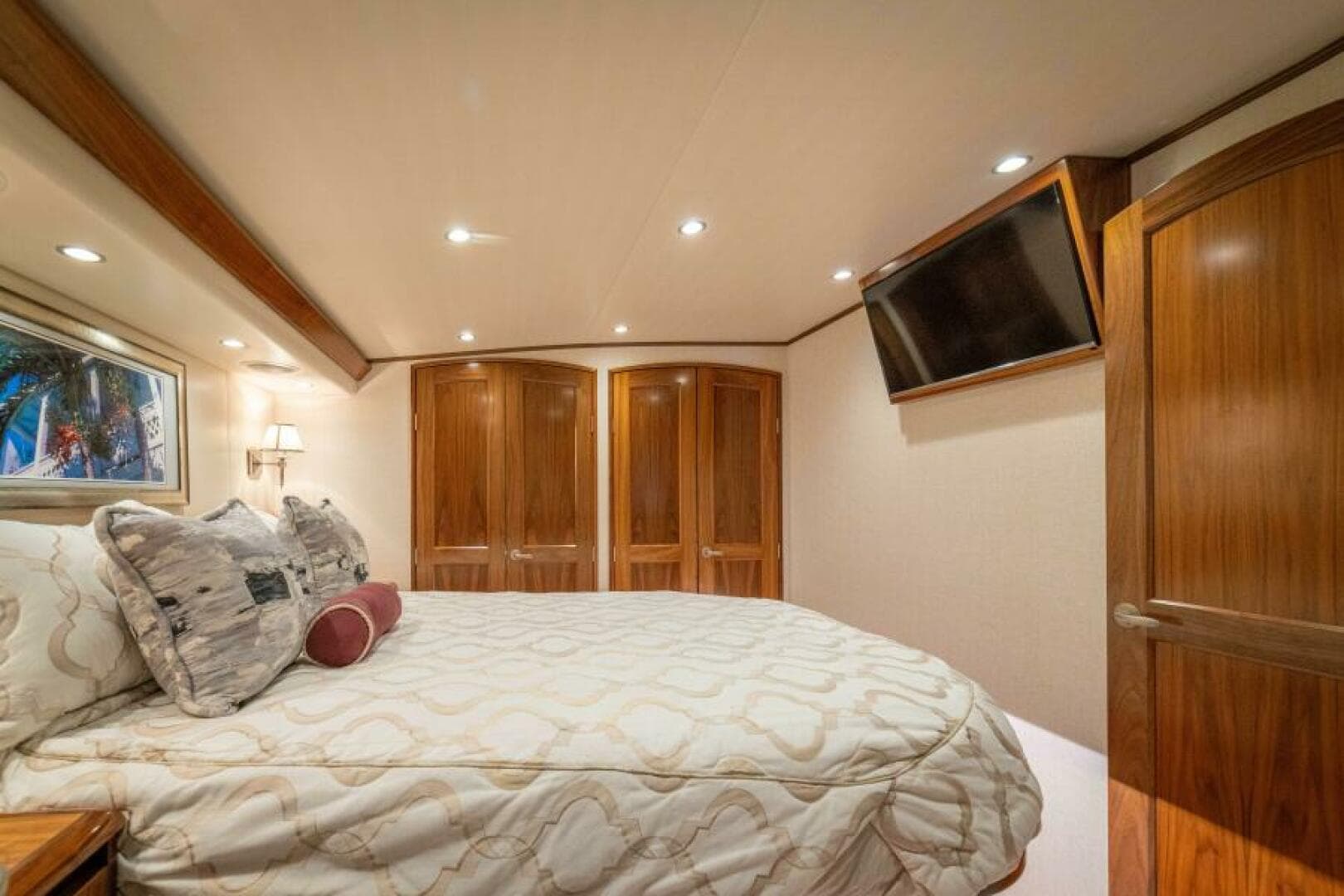 2017 62 Viking Convertible - Offensive