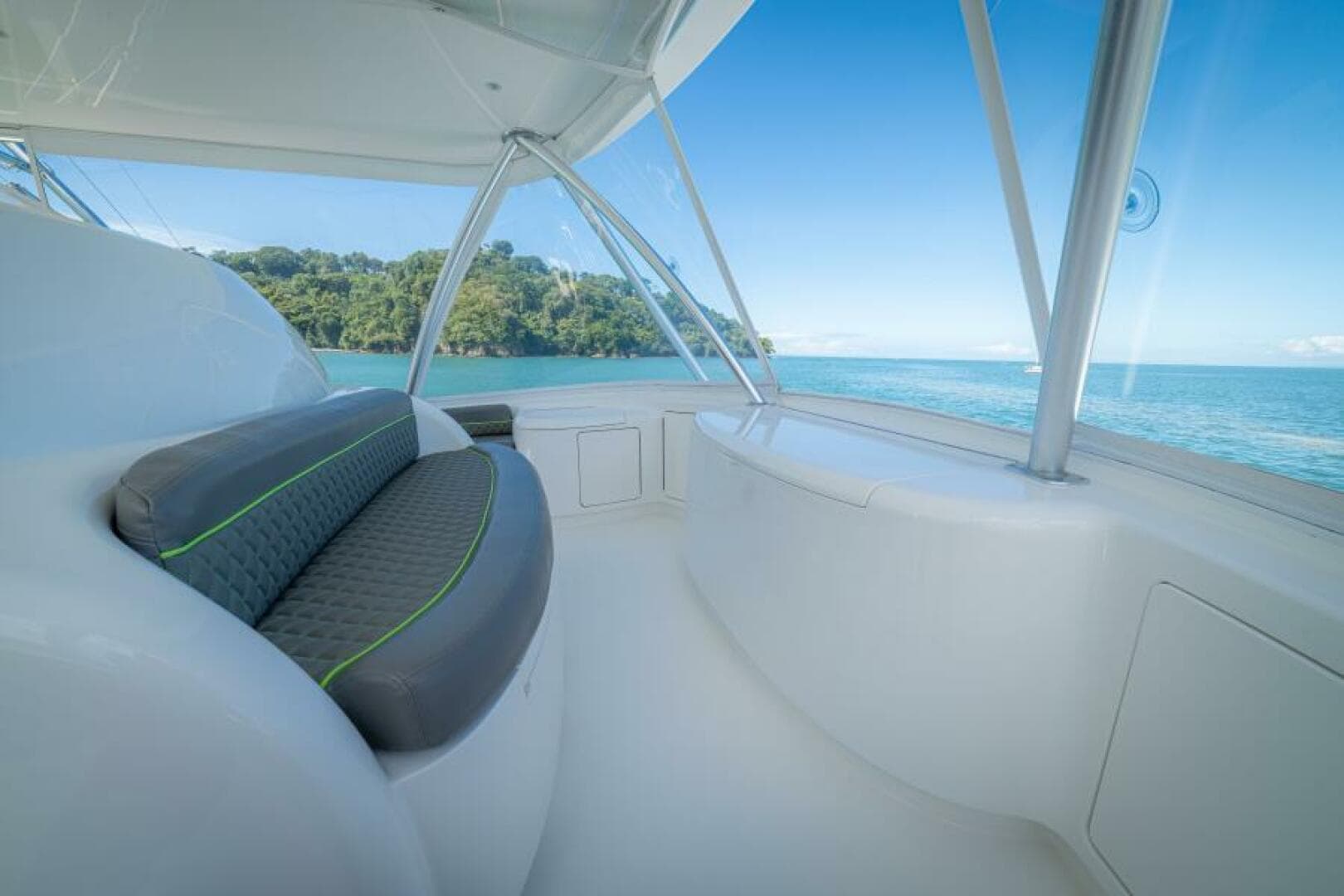 2017 62 Viking Convertible - Offensive