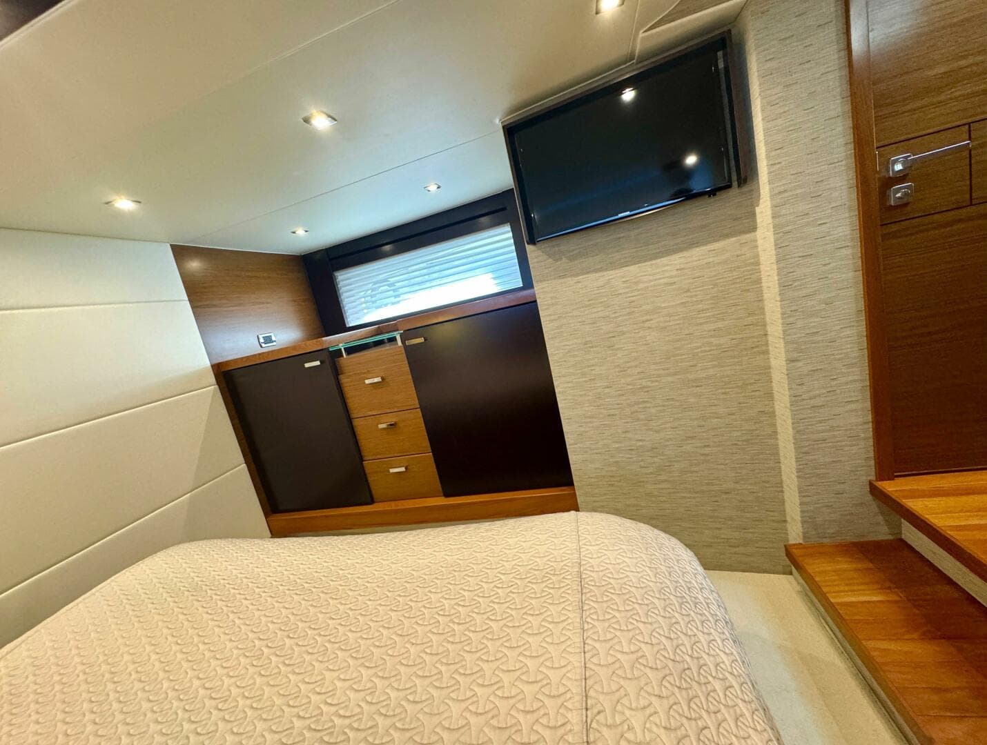 2017 Tiara Yachts 53 Coupe