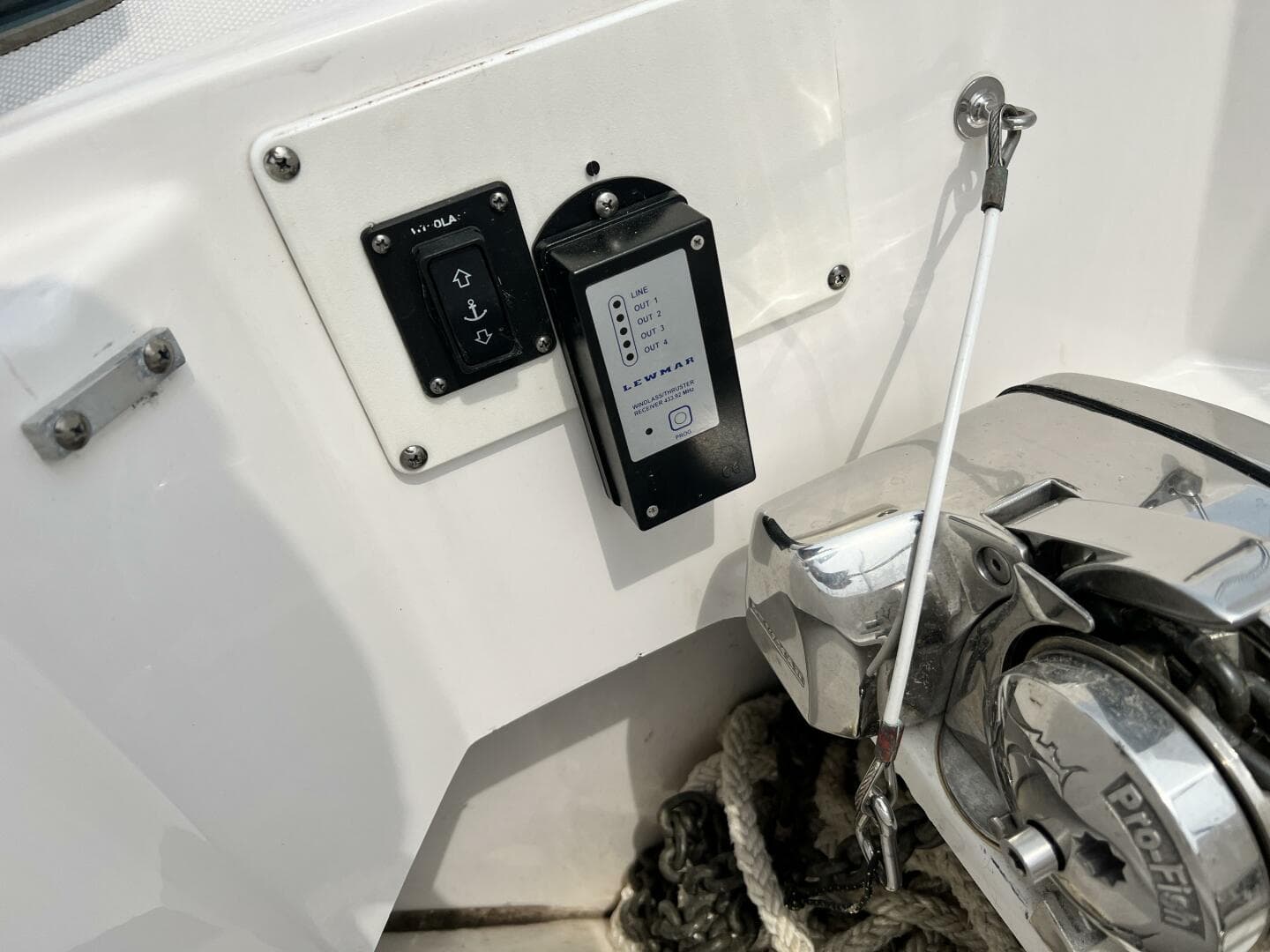 2012 Everglades 350 LX