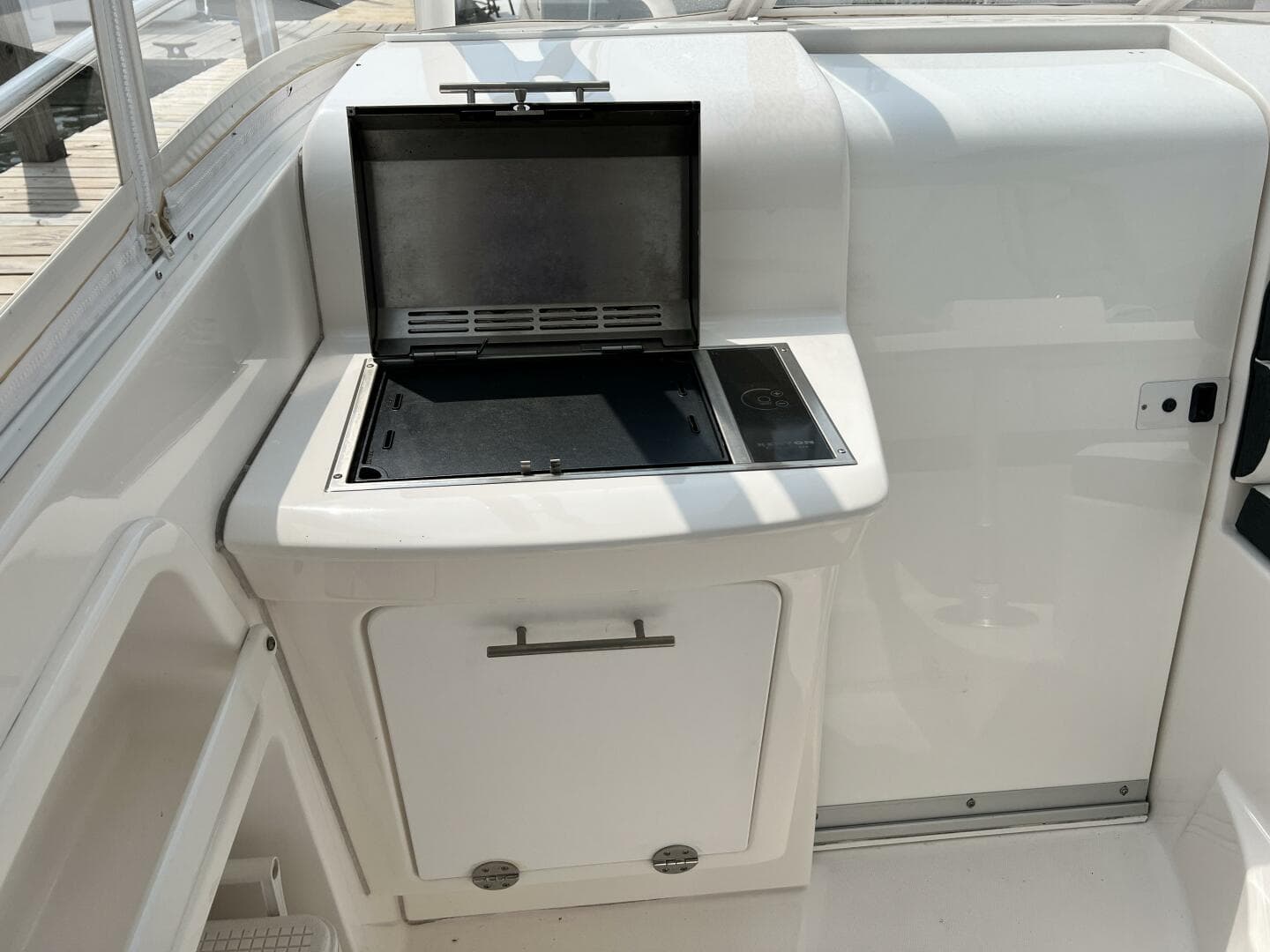 2012 Everglades 350 LX