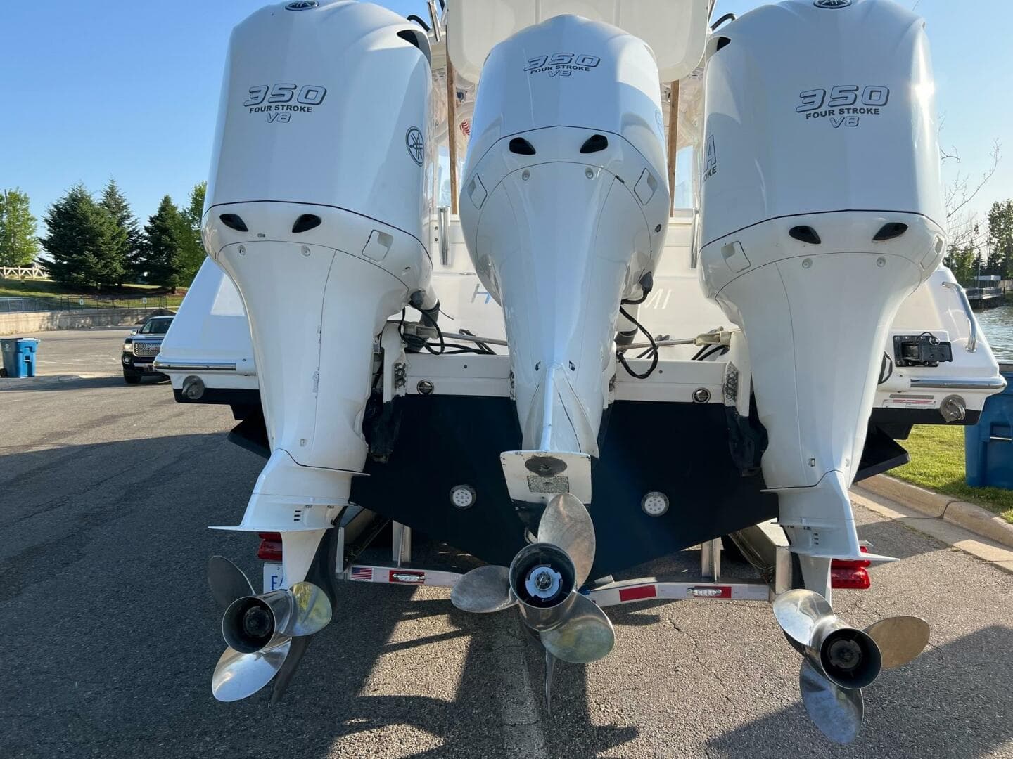 2012 Everglades 350 LX