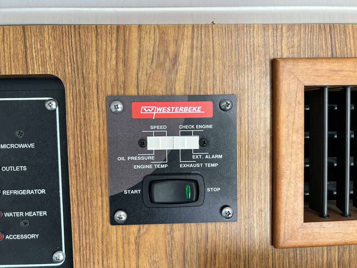 2012 Everglades 350 LX