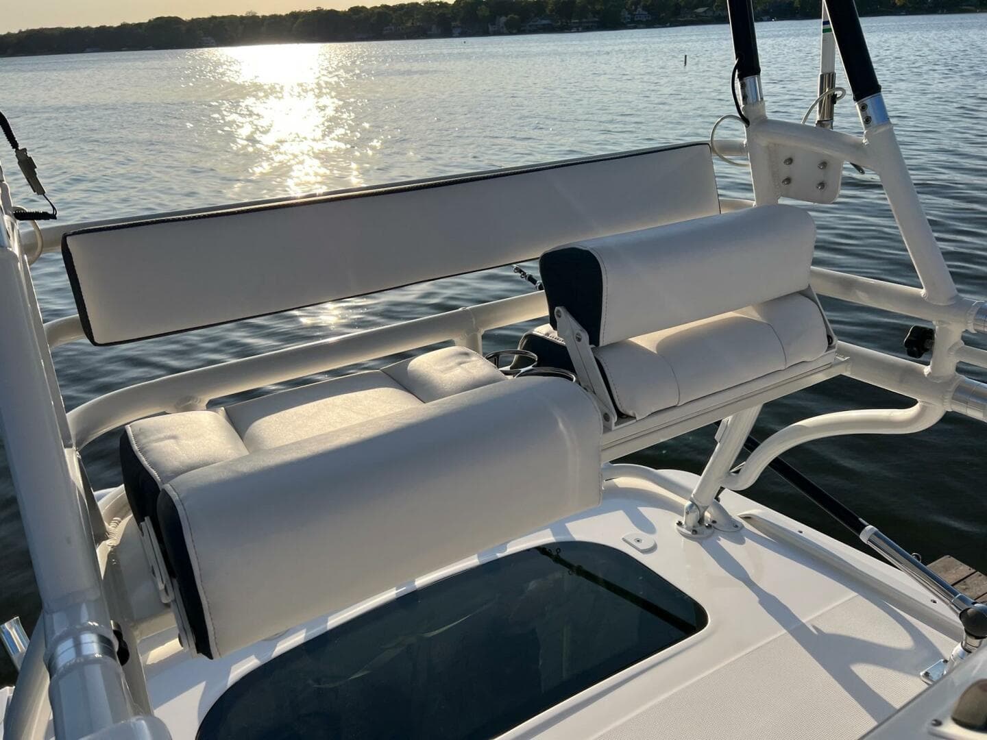 2012 Everglades 350 LX