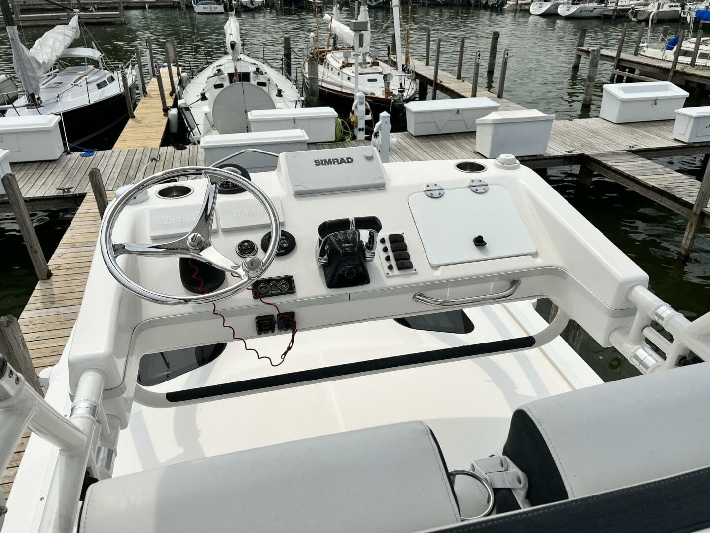 2012 Everglades 350 LX