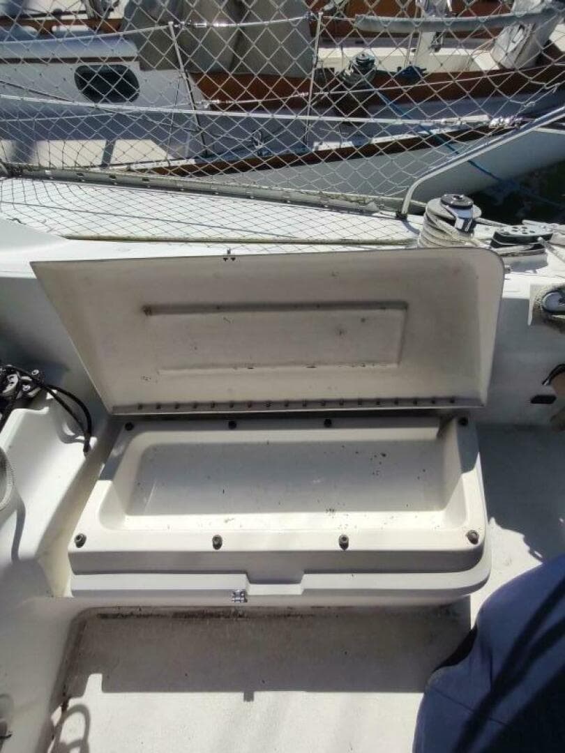 1987 Hunter 37 Legend