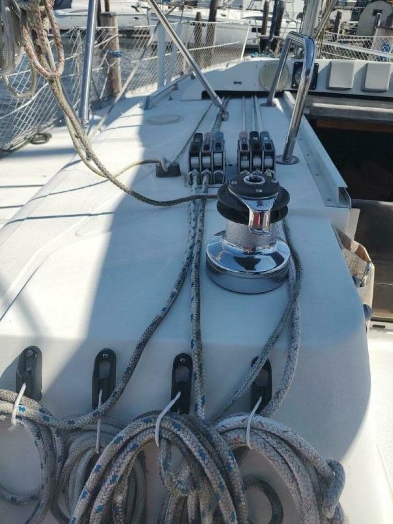 1987 Hunter 37 Legend